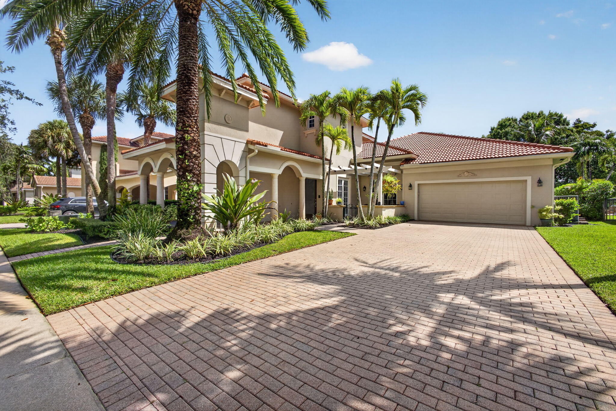 Foto de propiedad en 110 Via Veracruz, Jupiter, FL 33458 Jupiter con MLS# 