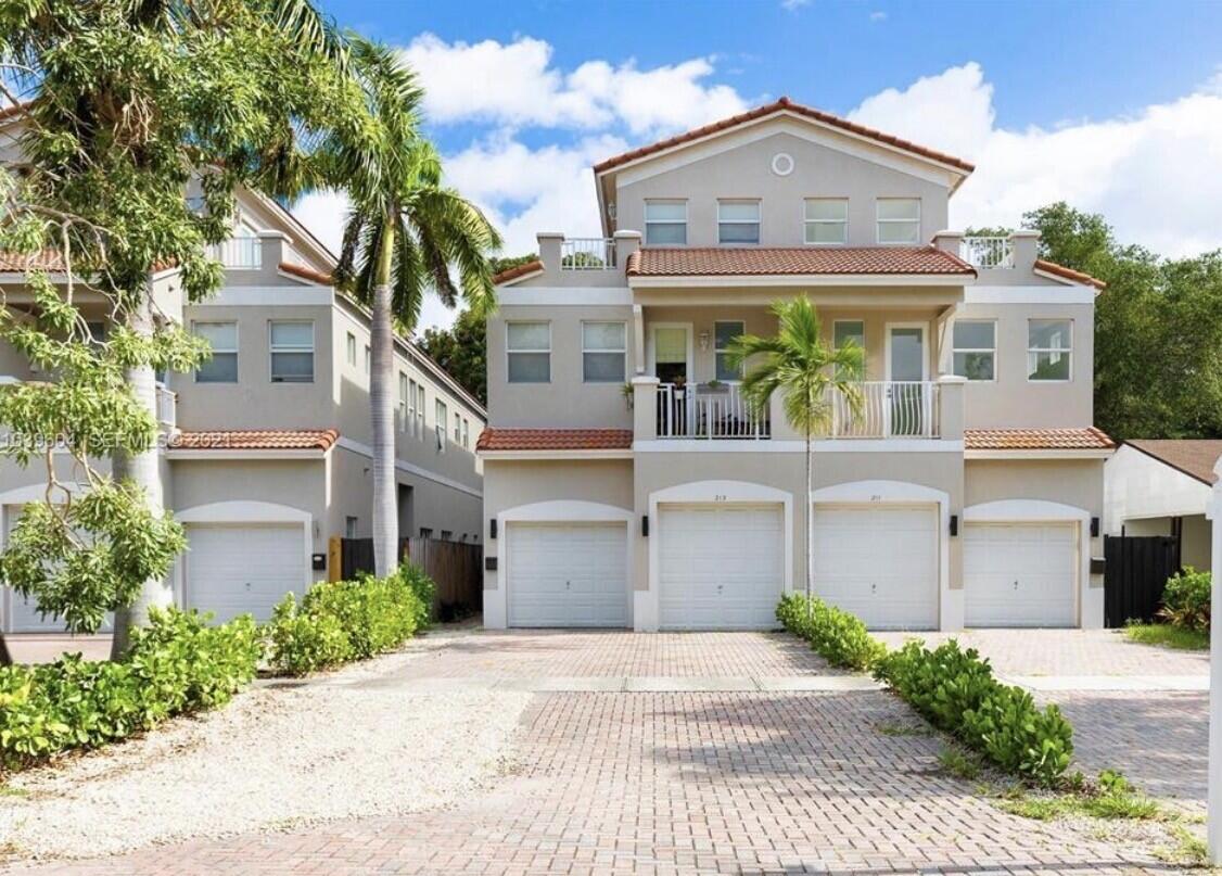 En Venta 213 SW 11TH Street 213, Fort Lauderdale, FL 33315, Fort Lauderdale, FL 33315