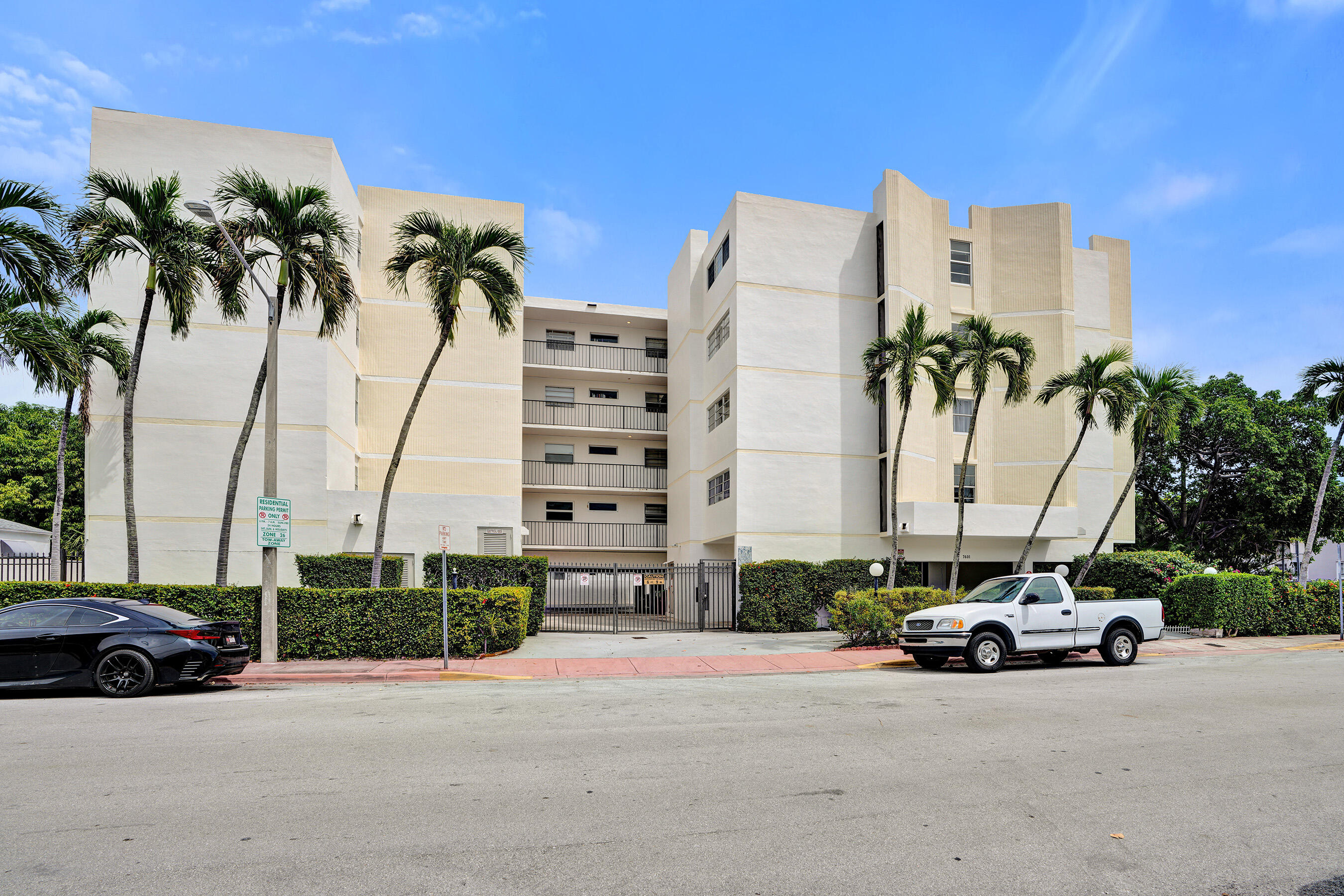 En Venta 7601 Byron Avenue 3C, Miami Beach, FL 33141, Miami Beach, FL 33141