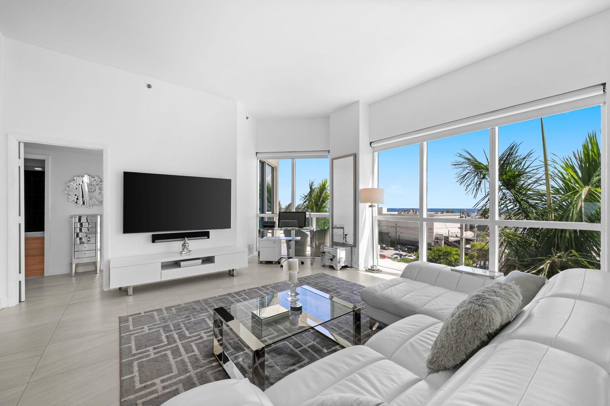 Foto de propiedad en 101 S Fort Lauderdale Beach Boulevard 607, Fort Lauderdale, FL 33316 Fort Lauderdale con MLS# 