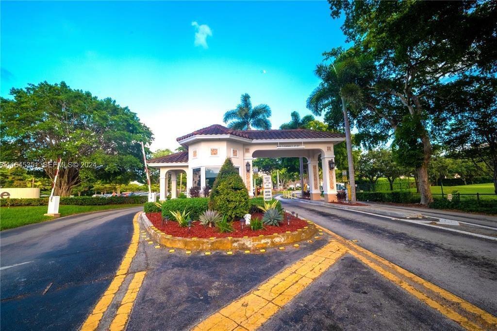 En Renta 1300 SAINT CHARLES Place PH11, Pembroke Pines, FL 33026, Pembroke Pines, FL 33026