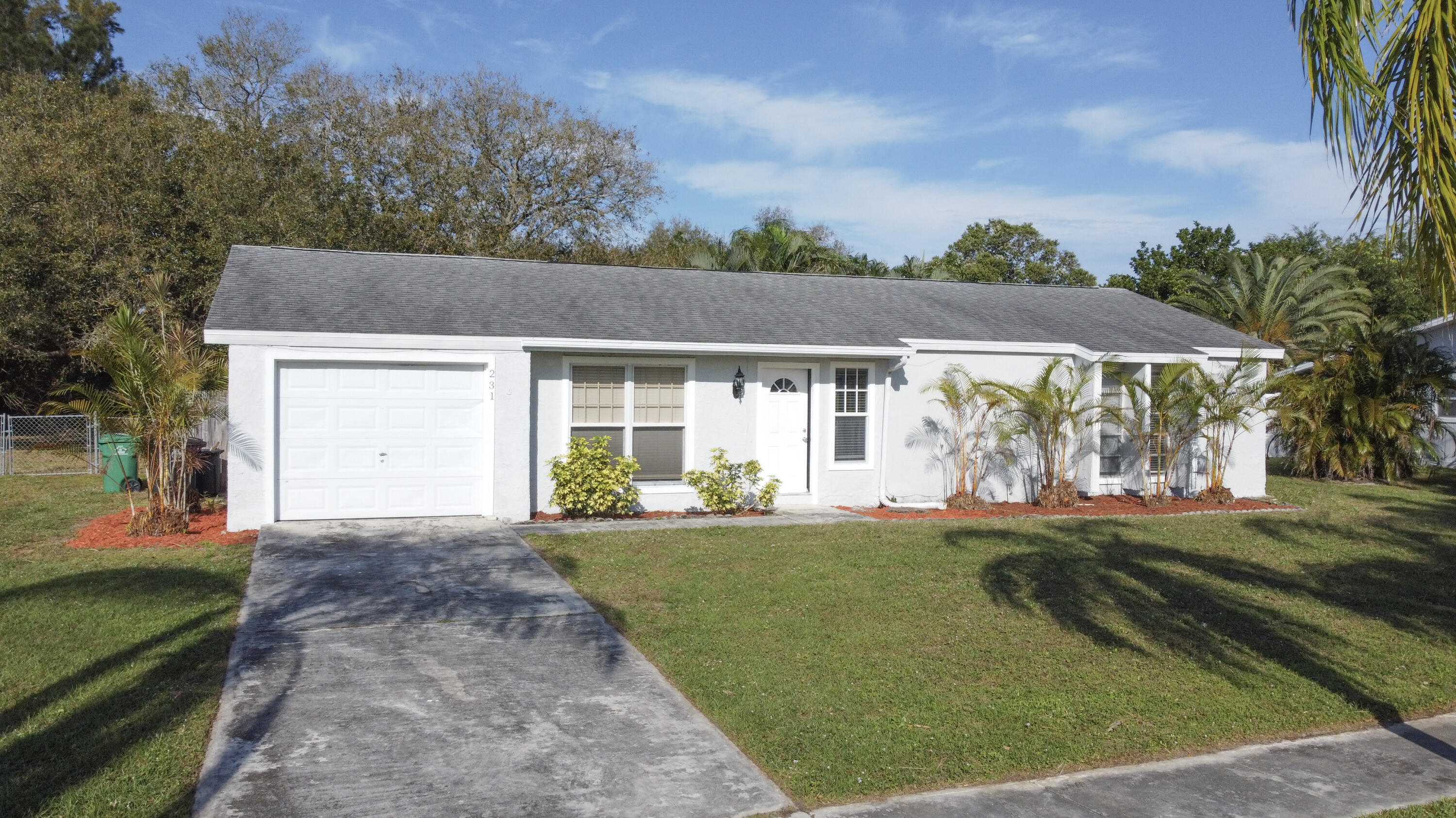 En Venta 231 NE SOLIDA Circle, Port St. Lucie, FL 34983, Port St. Lucie, FL 34983