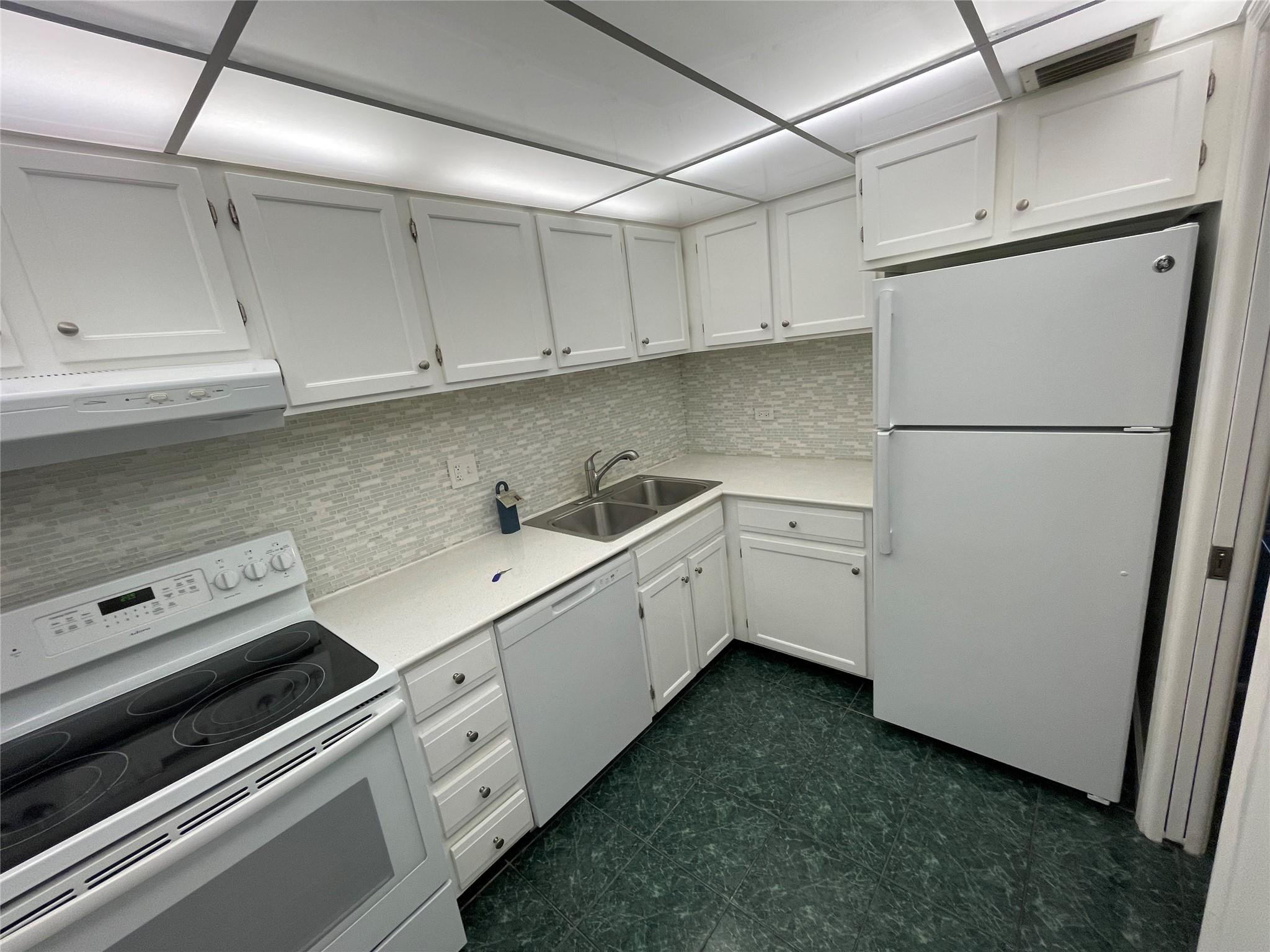 En Renta 3740 INVERRARY Drive 2Y, Lauderhill, FL 33319, Lauderhill, FL 33319