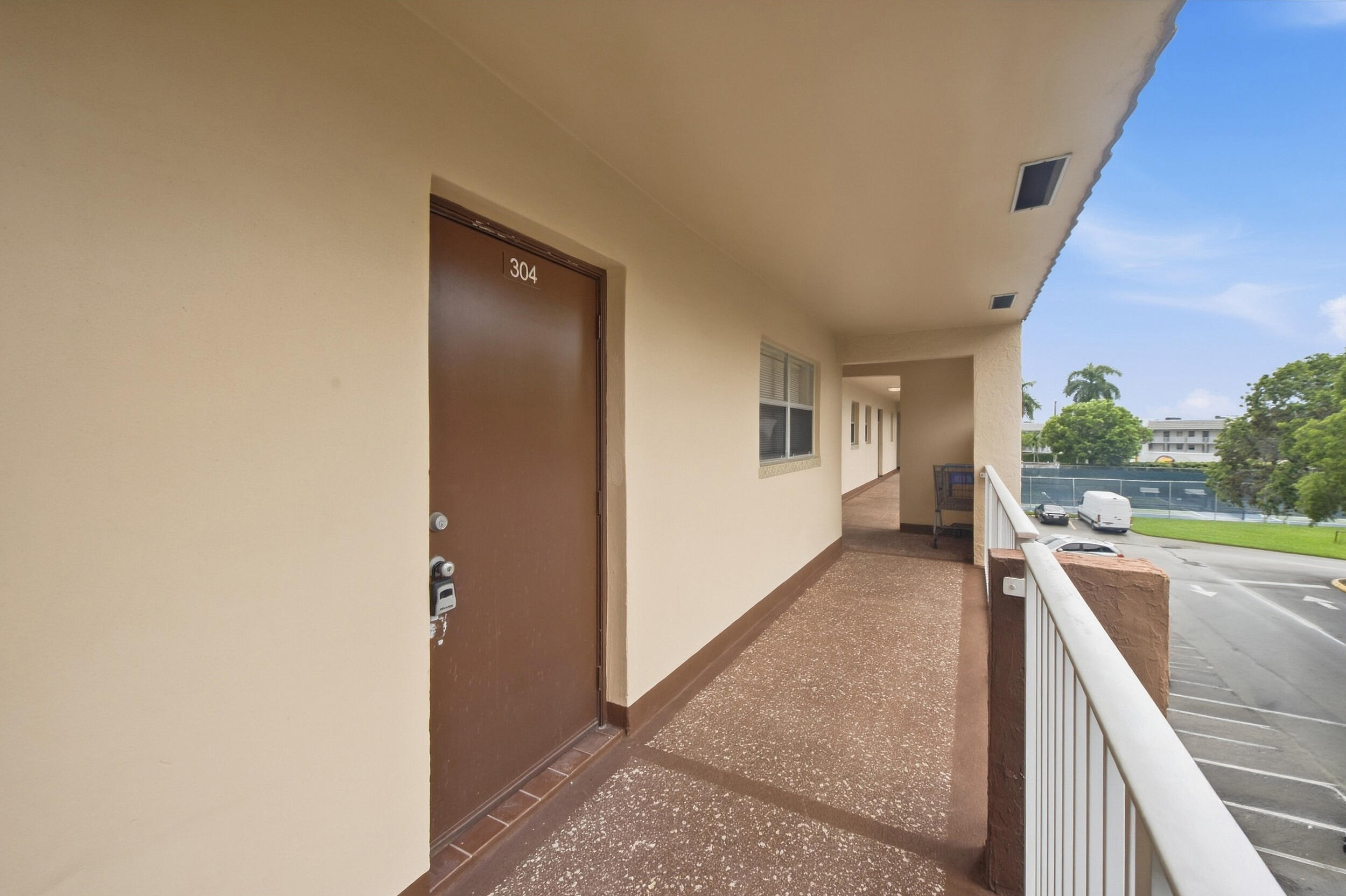 En Venta 8841 SUNRISE LAKES Boulevard 304, Sunrise, FL 33322, Sunrise, FL 33322