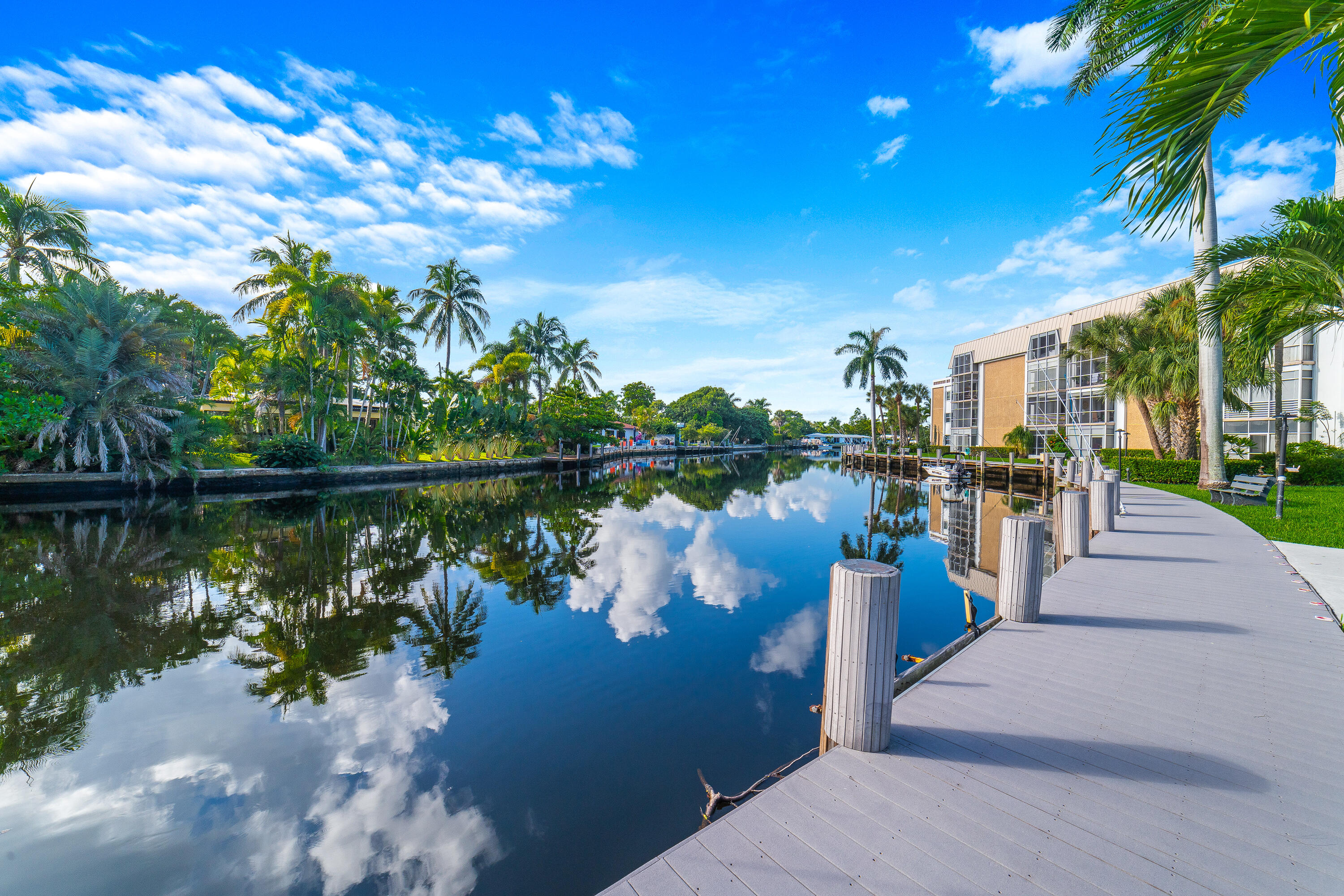 Foto de propiedad en 2990 NE 16TH Avenue 304, Oakland Park, FL 33334 Oakland Park con MLS# 