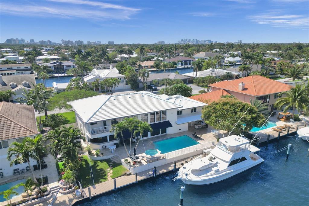 Foto de propiedad en 2875 NE 25th Court, Fort Lauderdale, FL 33305 Fort Lauderdale con MLS# 