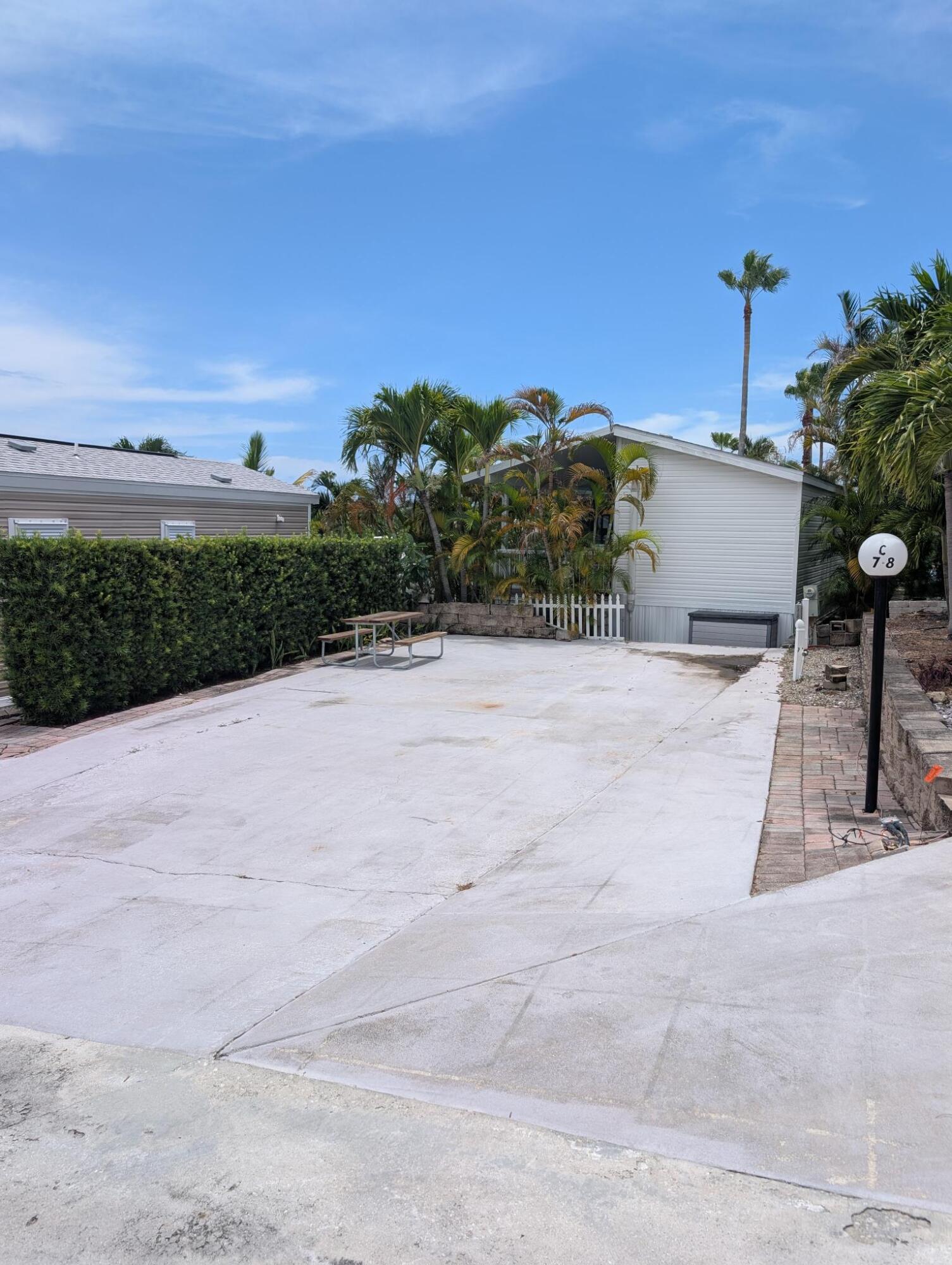 Foto de propiedad en 900 JUNO OCEAN Walk, Juno Beach, FL 33408 Juno Beach con MLS# 