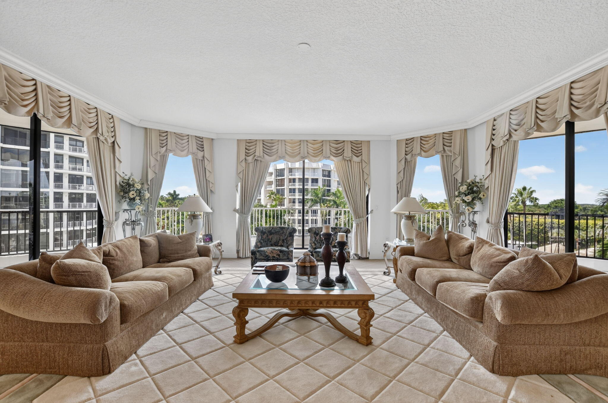 Foto de propiedad en 20320 Fairway Oaks Drive 354, Boca Raton, FL 33434 Boca Raton con MLS# 