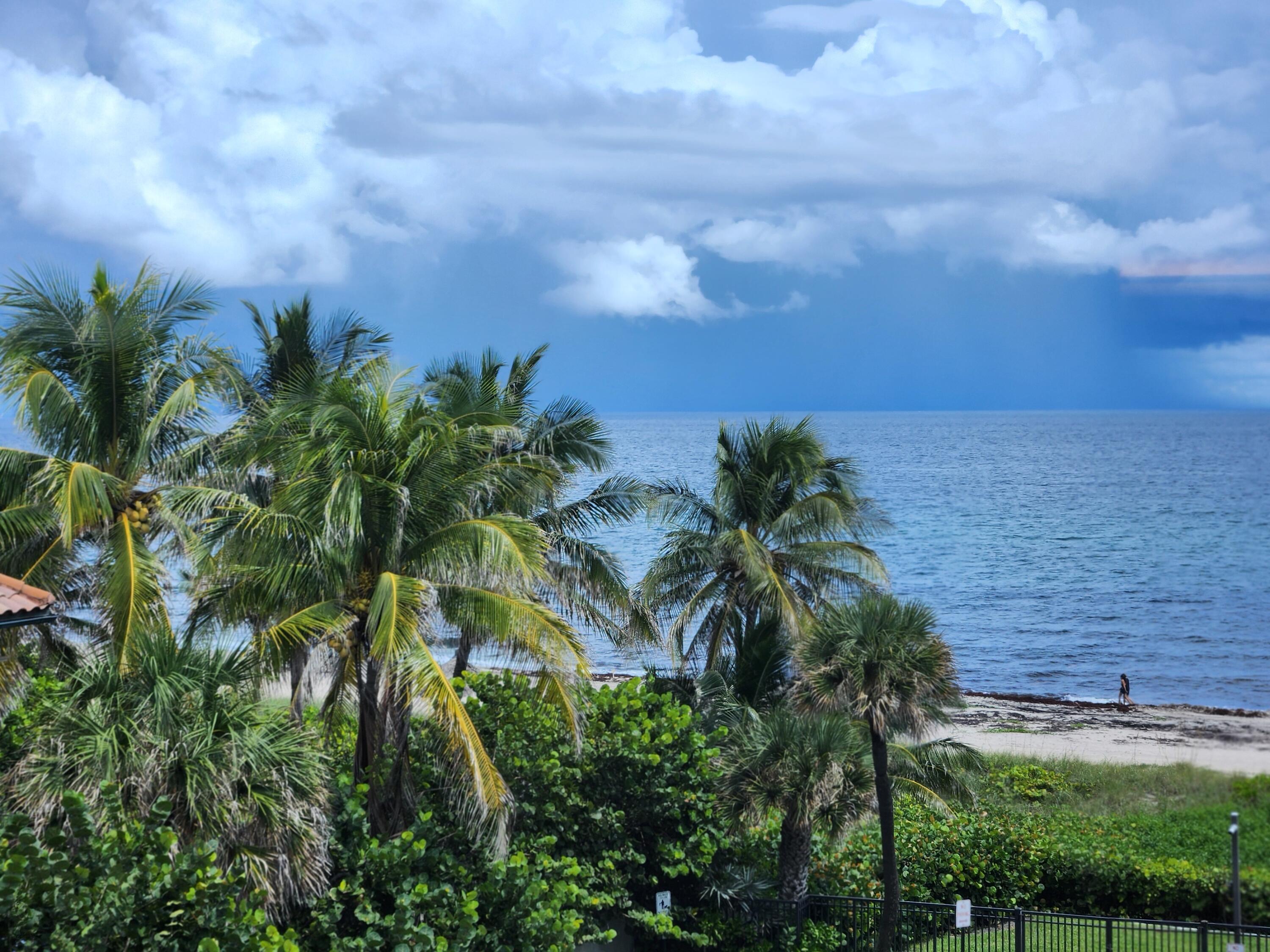 En Venta 2565 S Ocean Boulevard 205-N, Highland Beach, FL 33487, Highland Beach, FL 33487