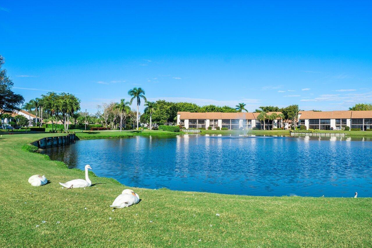 Foto de propiedad en 5355 10th Fairway Drive 2, Delray Beach, FL 33484 Delray Beach con MLS# 