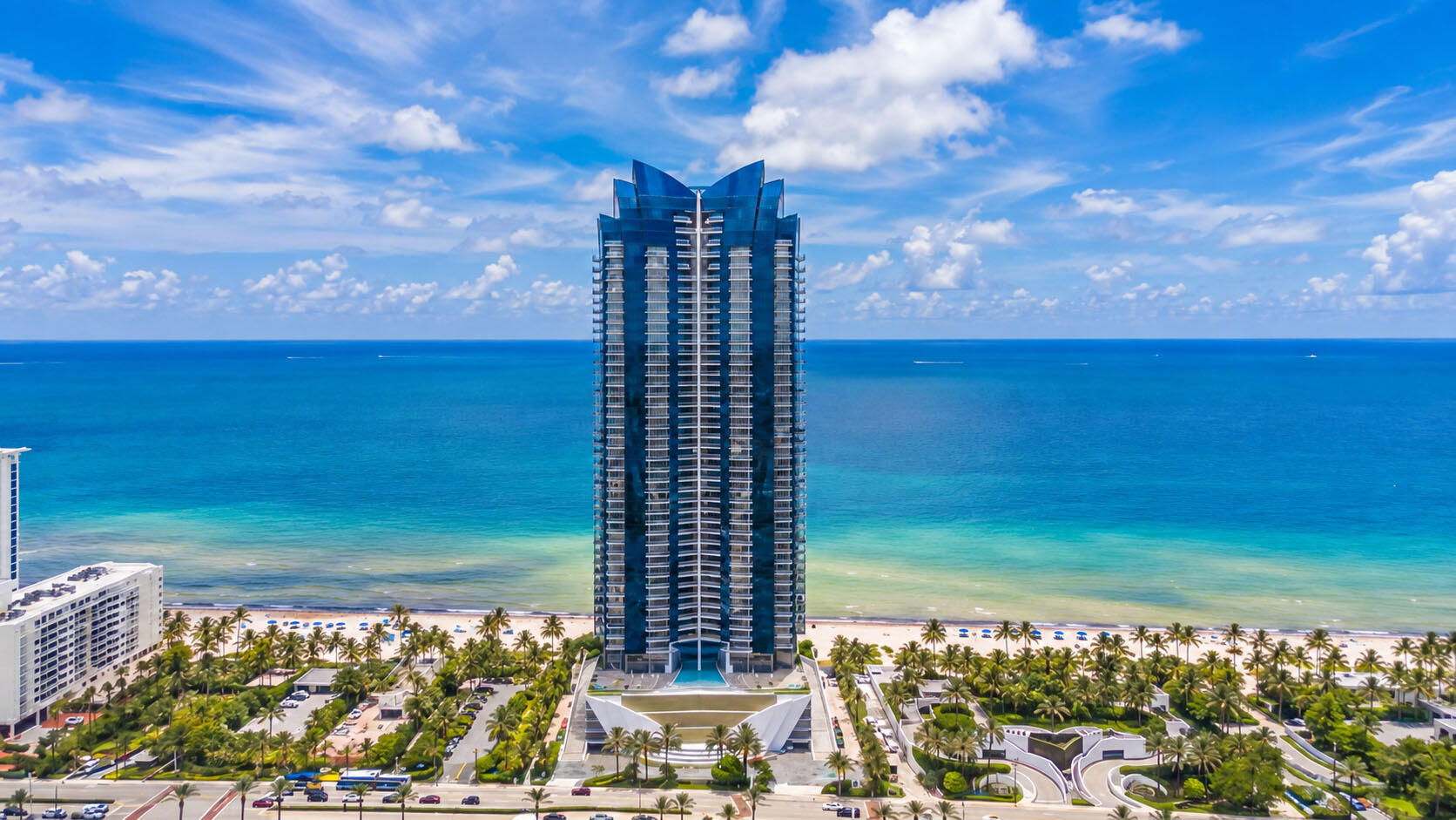 Foto de propiedad en 17121 Collins Avenue 2207, Sunny Isles Beach, FL 33160 Sunny Isles Beach con MLS# 
