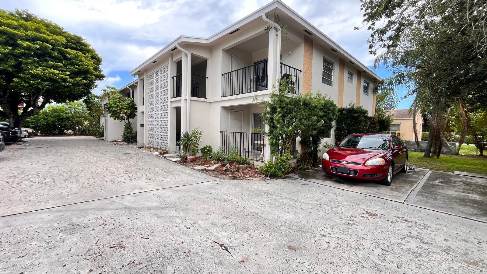 Foto de propiedad en 126 S D Street 7, Lake Worth Beach, FL 33460 Lake Worth Beach con MLS# 