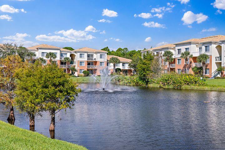 Foto de propiedad en 2106 Myrtlewood Circle E, Palm Beach Gardens, FL 33418 Palm Beach Gardens con MLS# 