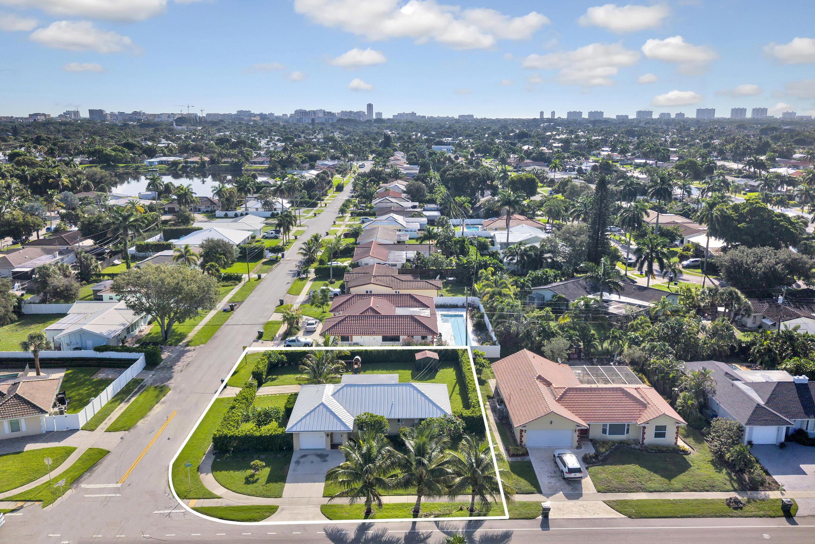 Foto de propiedad en 1100 SW 12th Avenue, Boca Raton, FL 33486 Boca Raton con MLS# 