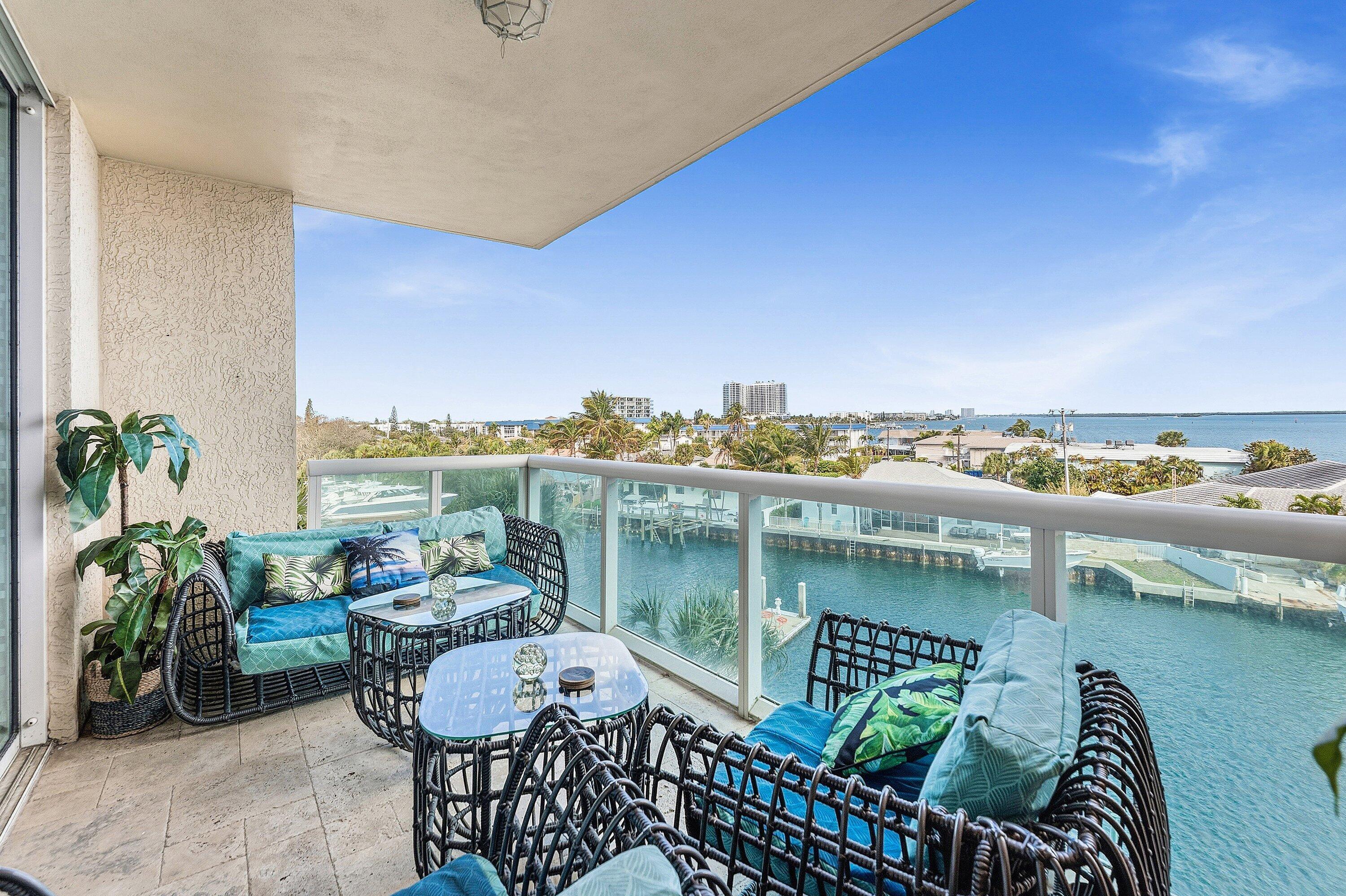 Foto de propiedad en 2650 Lake Shore Drive 401, Riviera Beach, FL 33404 Riviera Beach con MLS# 