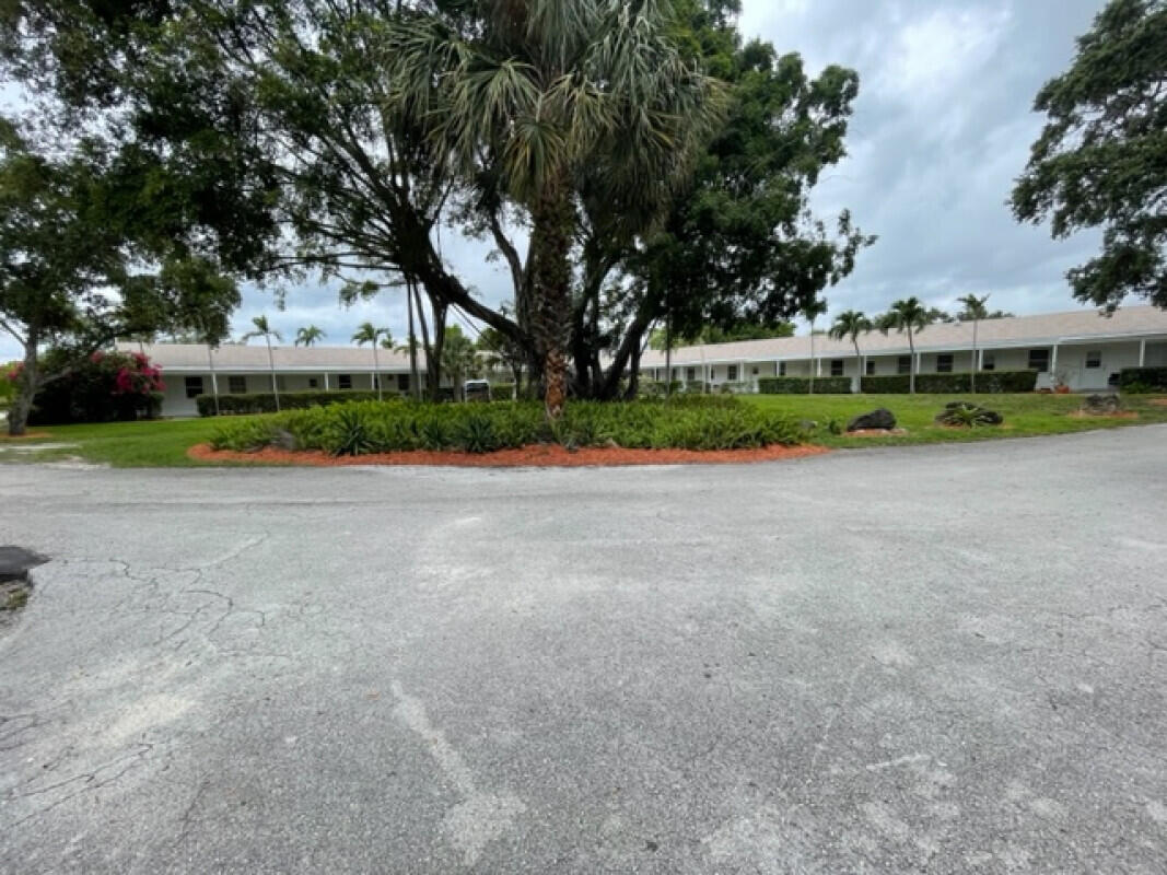 Foto de propiedad en 3000 NW 5th Avenue 15, Boca Raton, FL 33431 Boca Raton con MLS# 