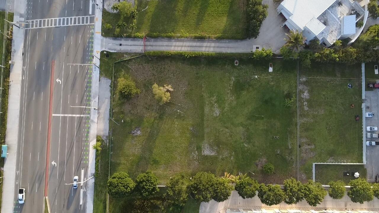 Foto de propiedad en 3431 LAKE WORTH Road, Palm Springs, FL 33461 Palm Springs con MLS# 