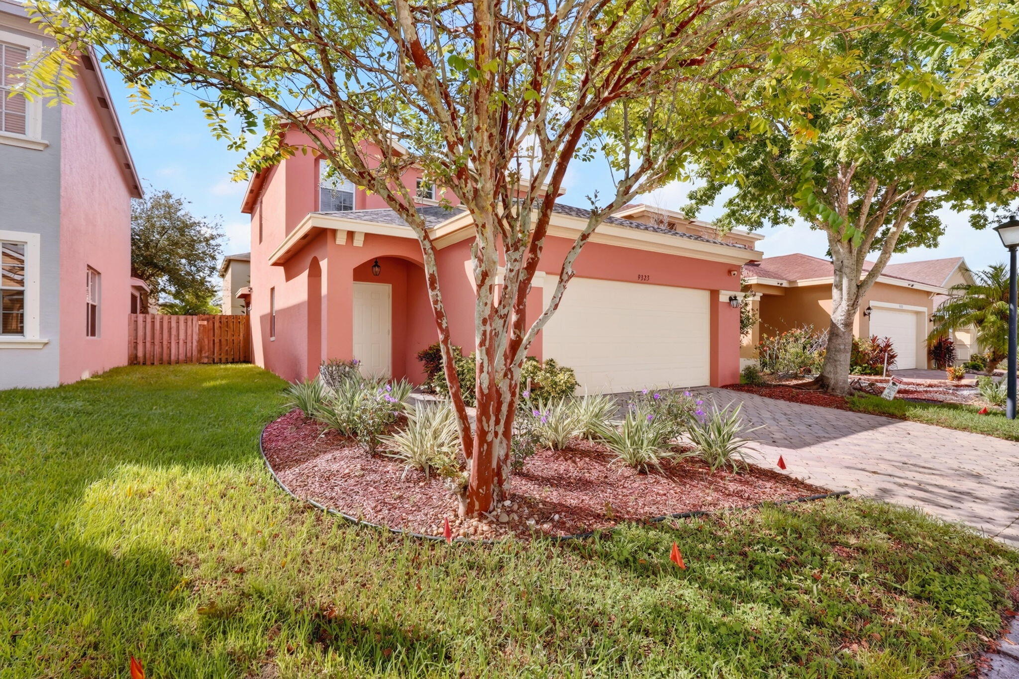 Foto de propiedad en 9323 BREAKERS Row, Fort Pierce, FL 34945 Fort Pierce con MLS# 
