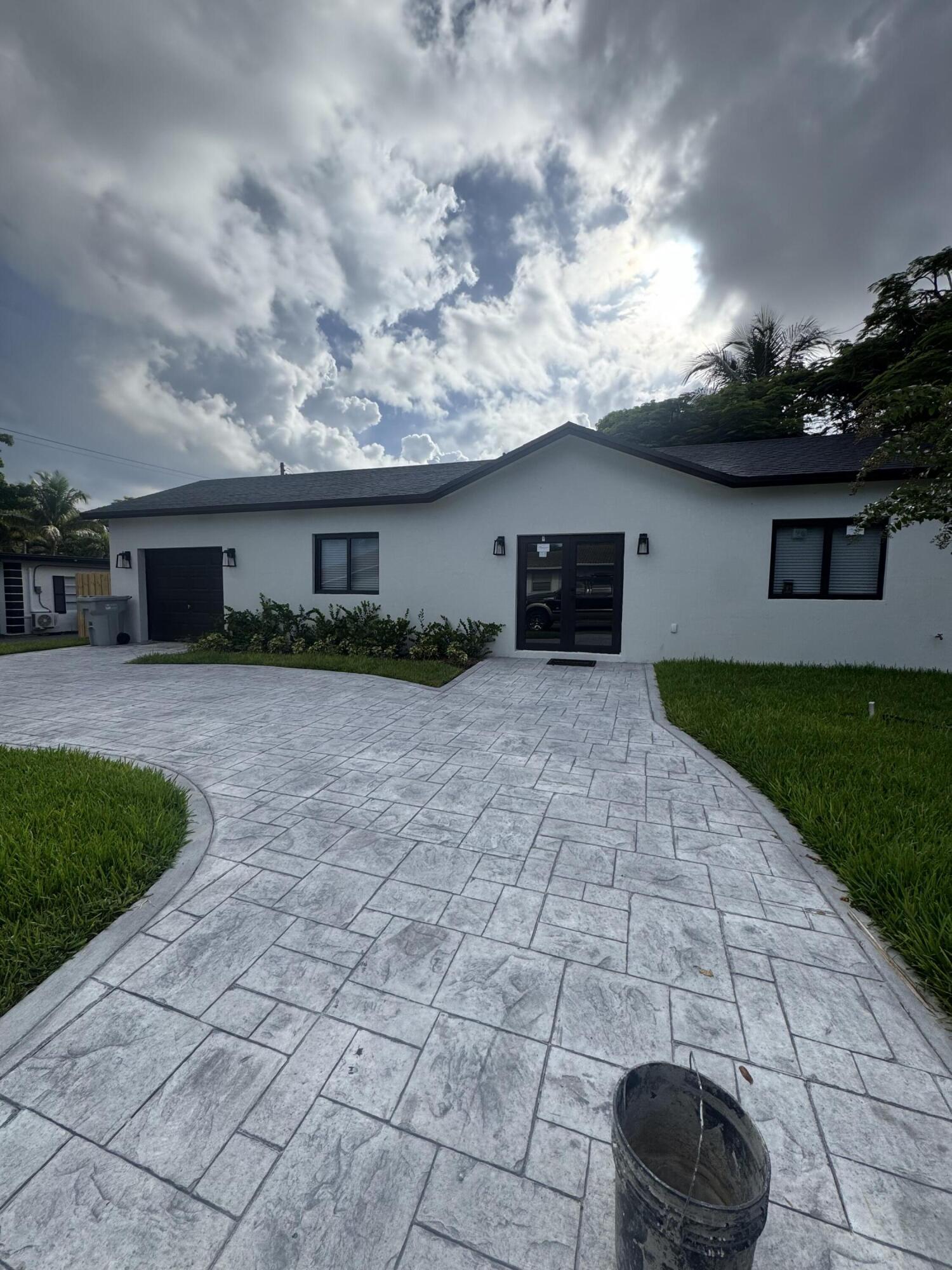 Foto de propiedad en 230 NE 14TH, Pompano Beach, FL 33060 Pompano Beach con MLS# 