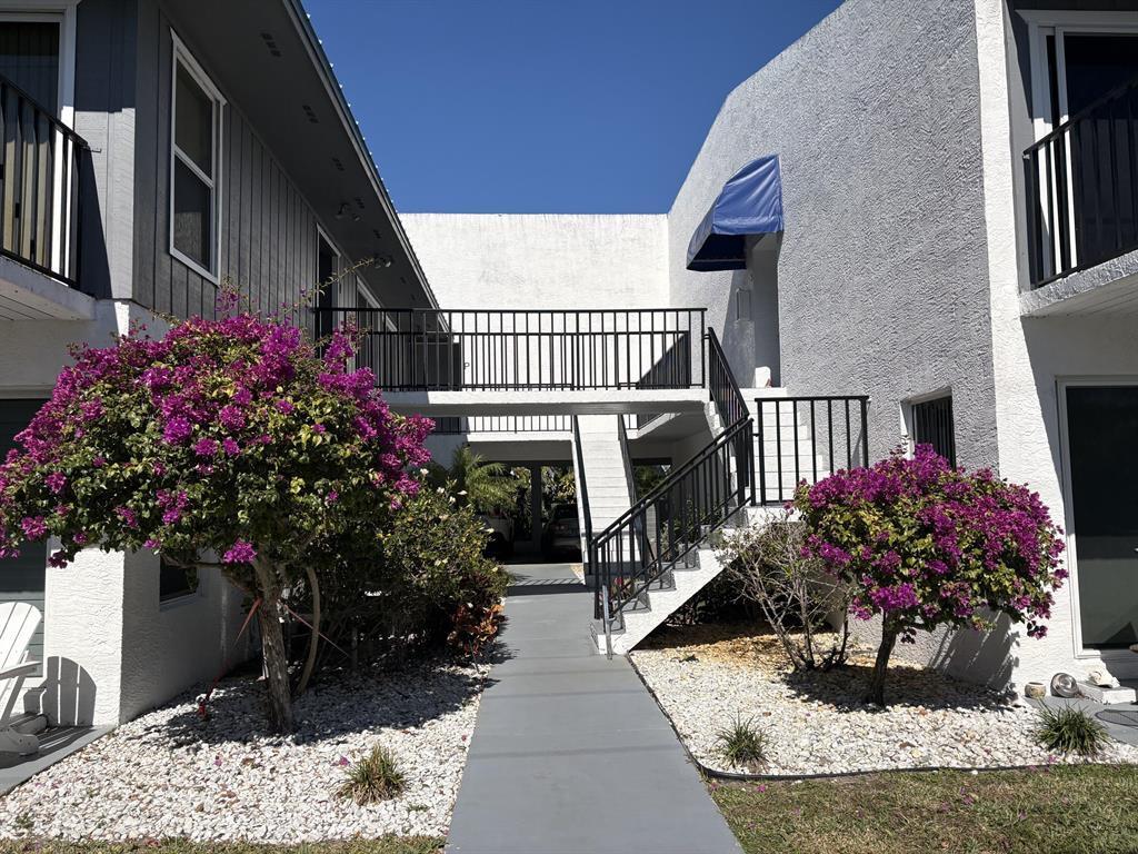 Foto de propiedad en 1180 CARLTON Court 207B, Fort Pierce, FL 34949 Fort Pierce con MLS# 