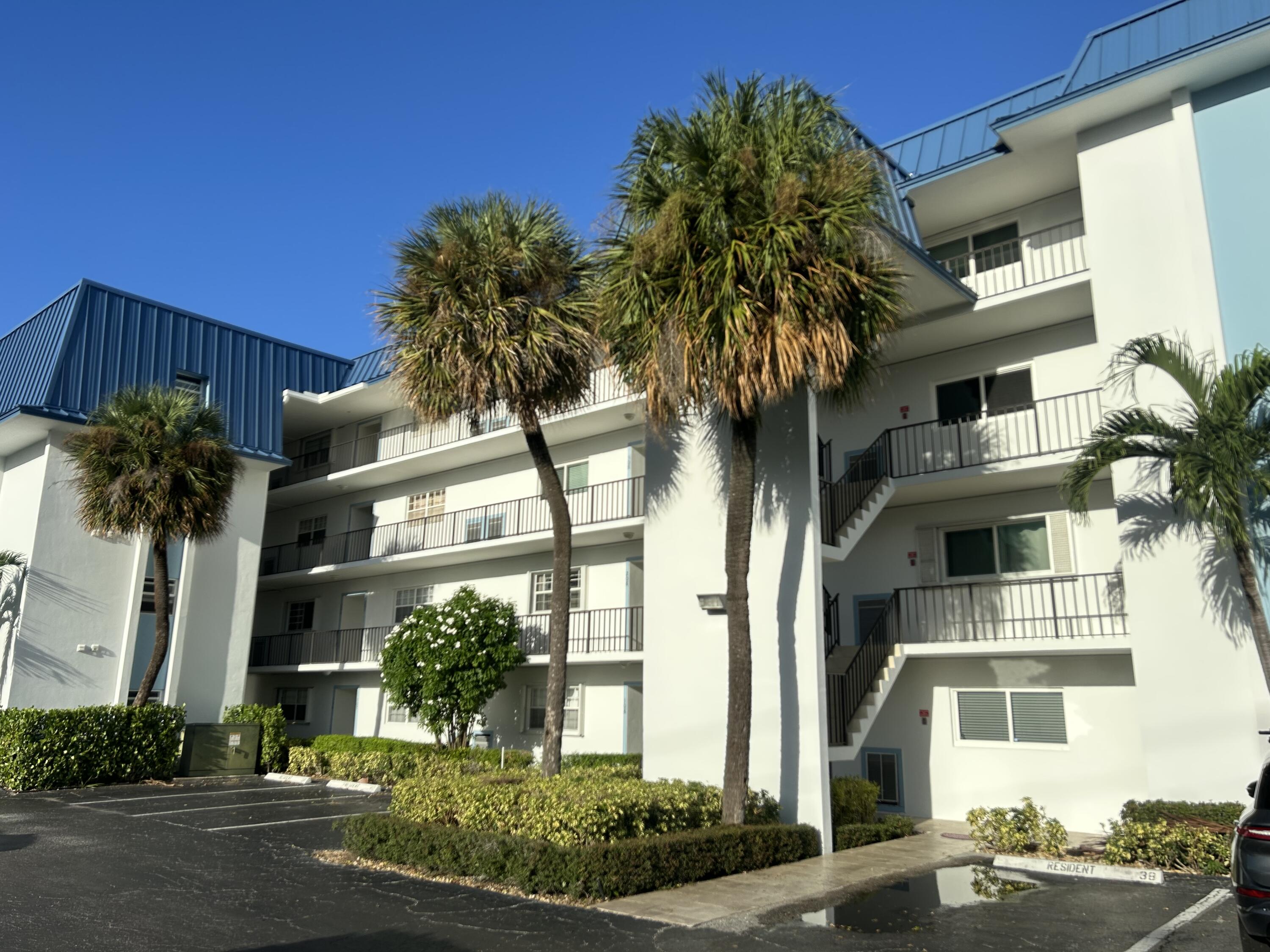 En Renta 2936 LAKE SHORE Drive 309, Riviera Beach, FL 33404, Riviera Beach, FL 33404