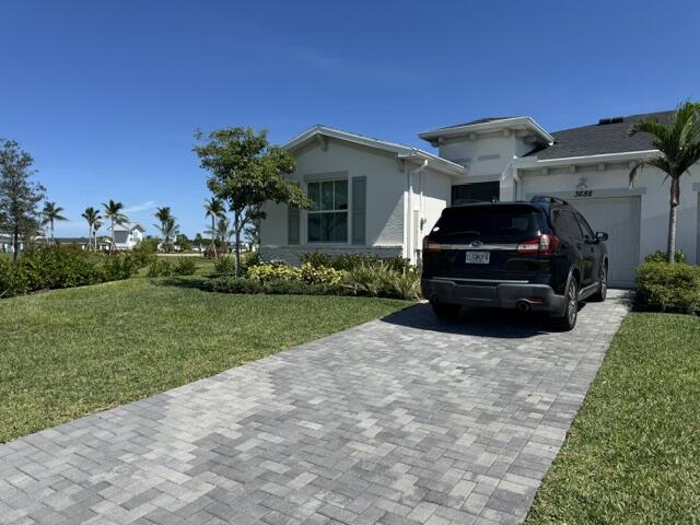 Foto de propiedad en 3688 Spanish Cedar Place, Fort Pierce, FL 34946 Fort Pierce con MLS# 