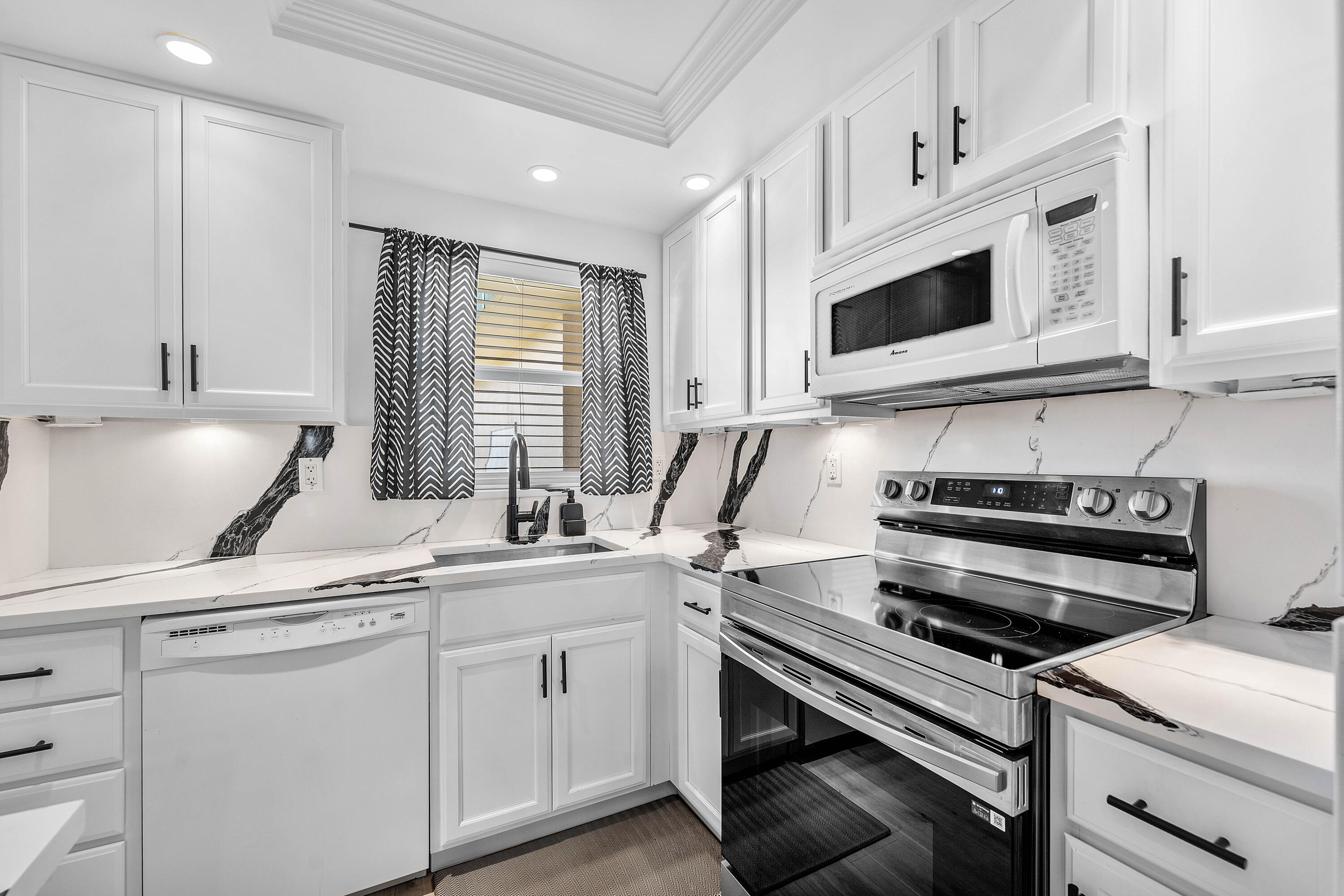 Foto de propiedad en 806 SE 7TH Street 408, Deerfield Beach, FL 33441 Deerfield Beach con MLS# 