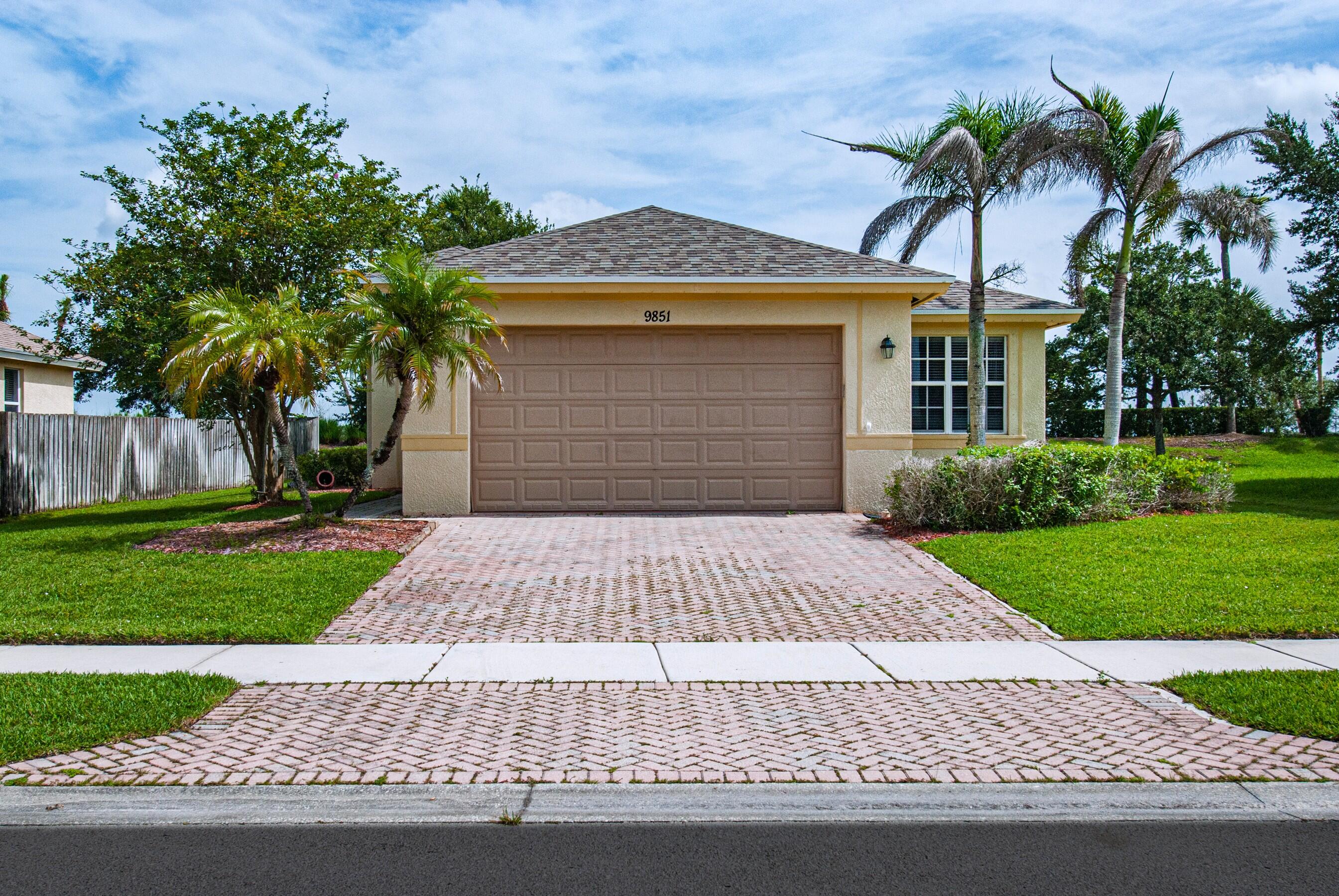 Foto de propiedad en 9851 E Verona Circle, Vero Beach, FL 32966 Vero Beach con MLS# 