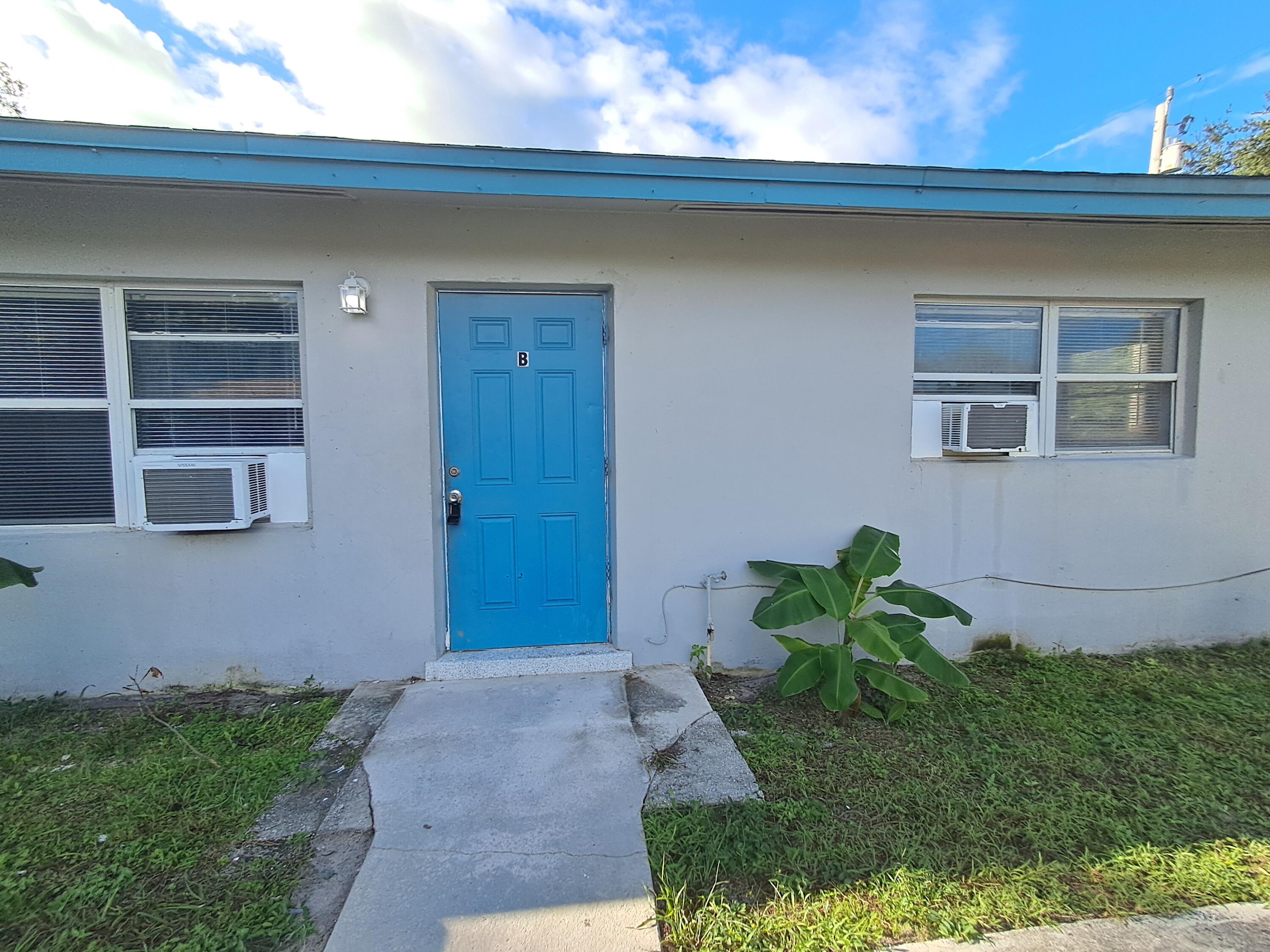 Foto de propiedad en 312 Decordre Court B, Fort Pierce, FL 34950 Fort Pierce con MLS# 