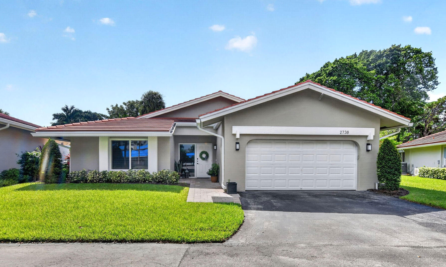Newly UPDATED, CORNER, Lakefront home in The Brooks of Deer Creek.