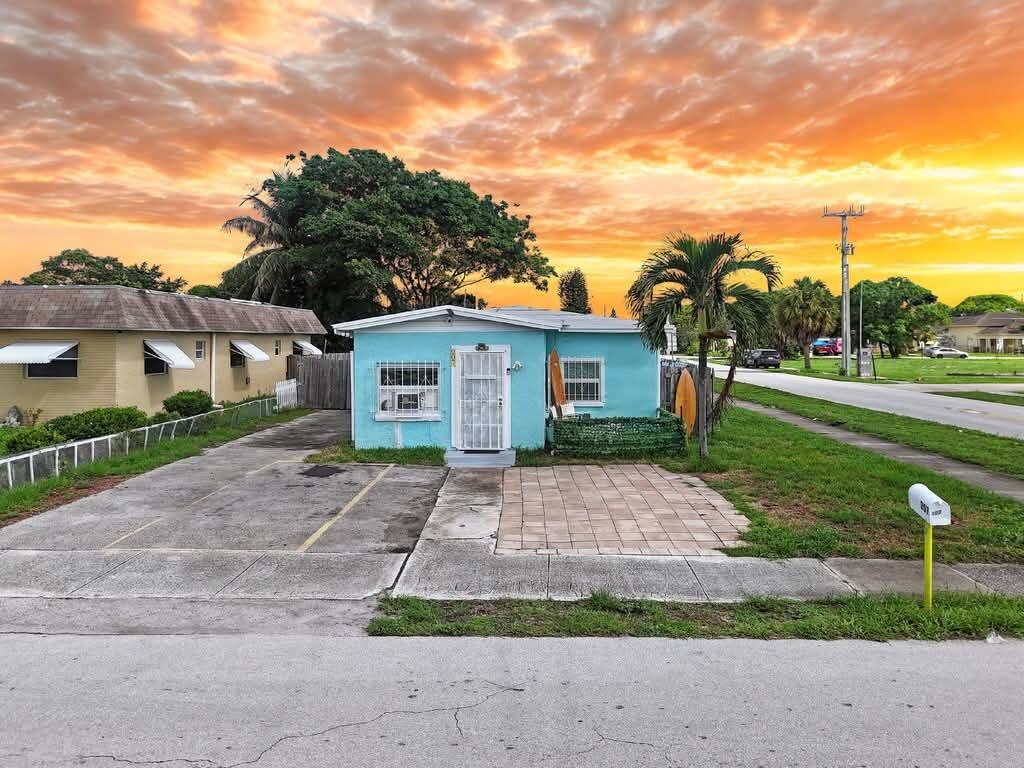 En Venta 207 SW 4TH Street, Deerfield Beach, FL 33441, Deerfield Beach, FL 33441