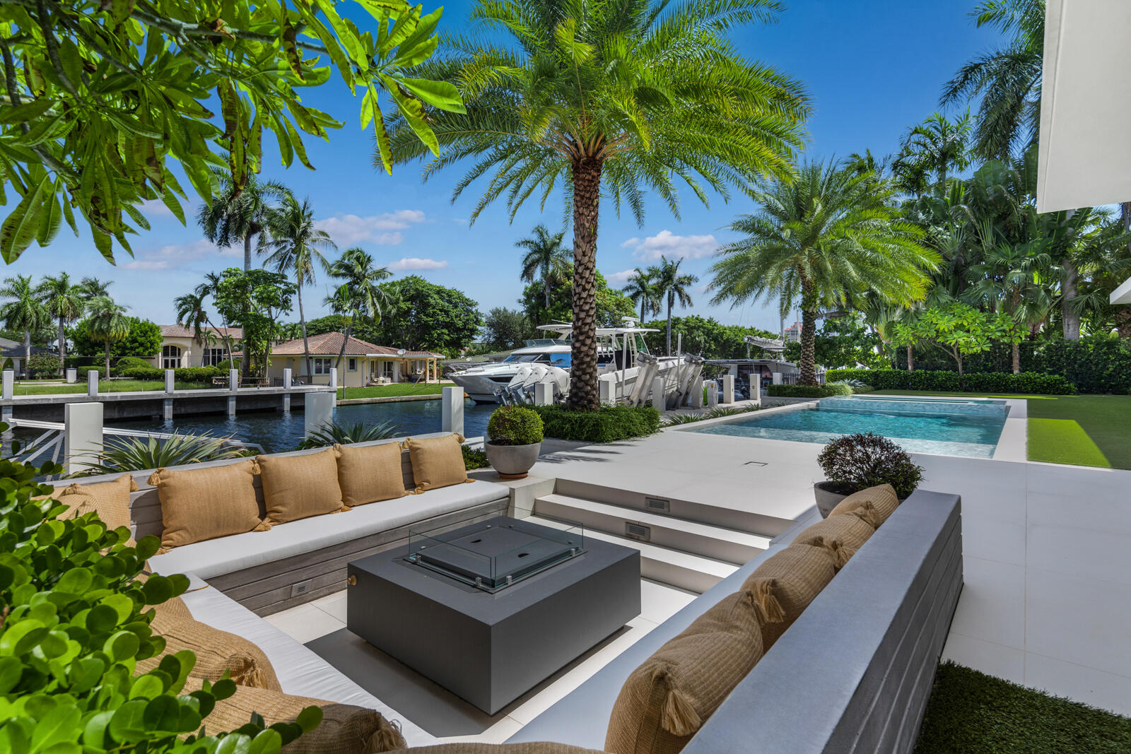 Foto de propiedad en 2423 Castilla Isle, Fort Lauderdale, FL 33301 Fort Lauderdale con MLS# 
