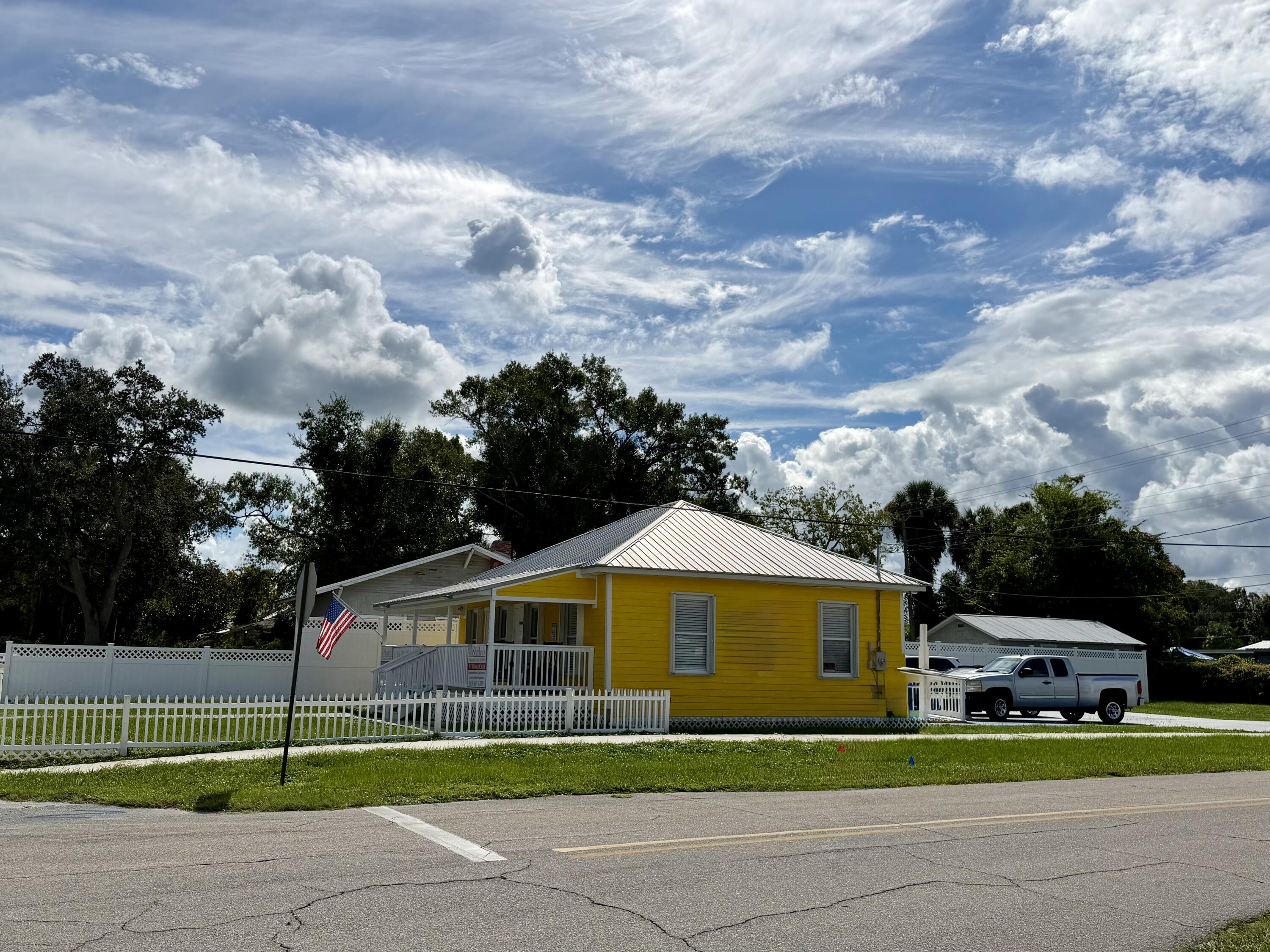 Foto de propiedad en 200 SE 3RD Street, Okeechobee, FL Okeechobee con MLS# 