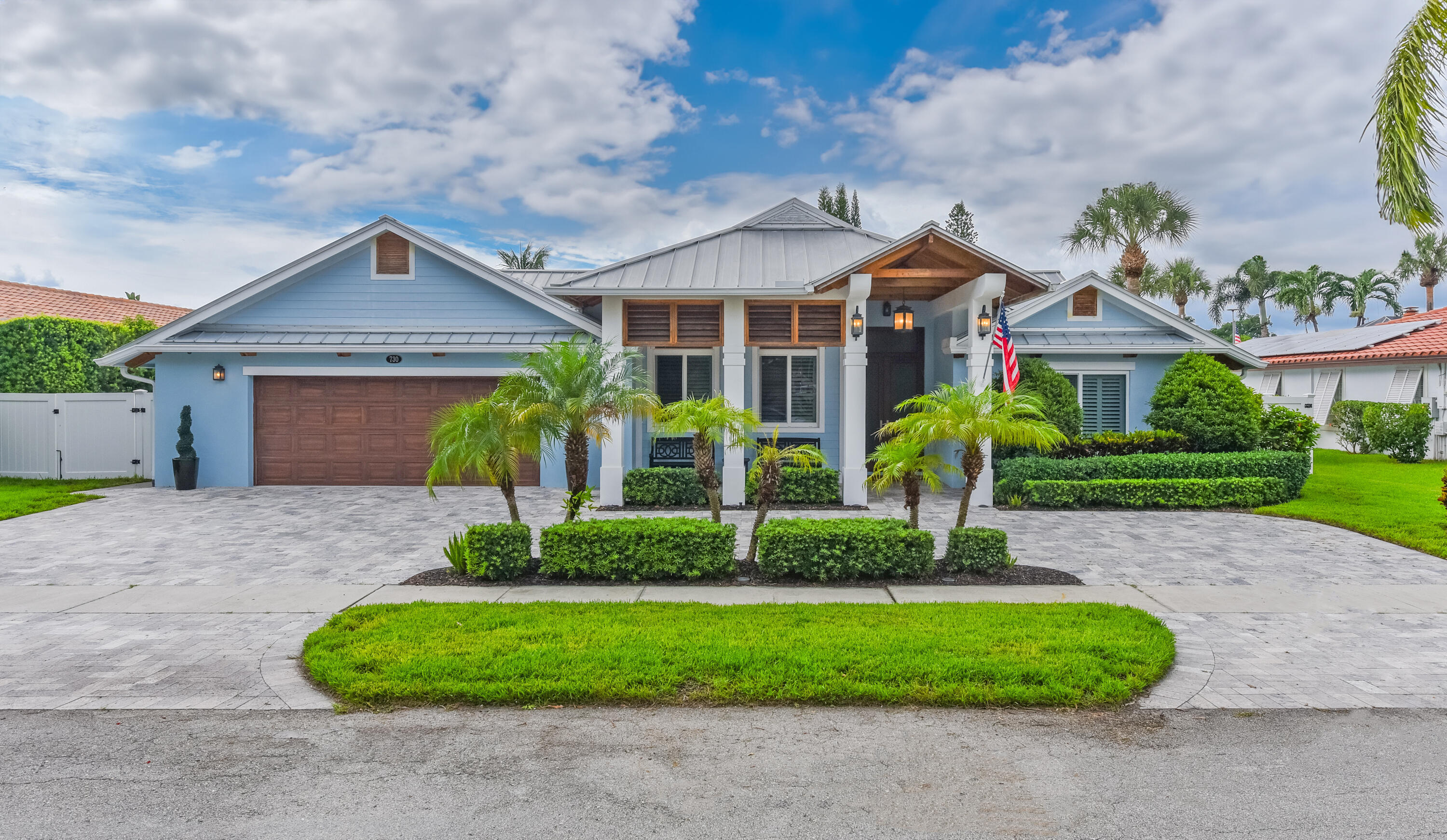 Foto de propiedad en 730 CAMINO LAKES Circle, Boca Raton, FL 33486 Boca Raton con MLS# 