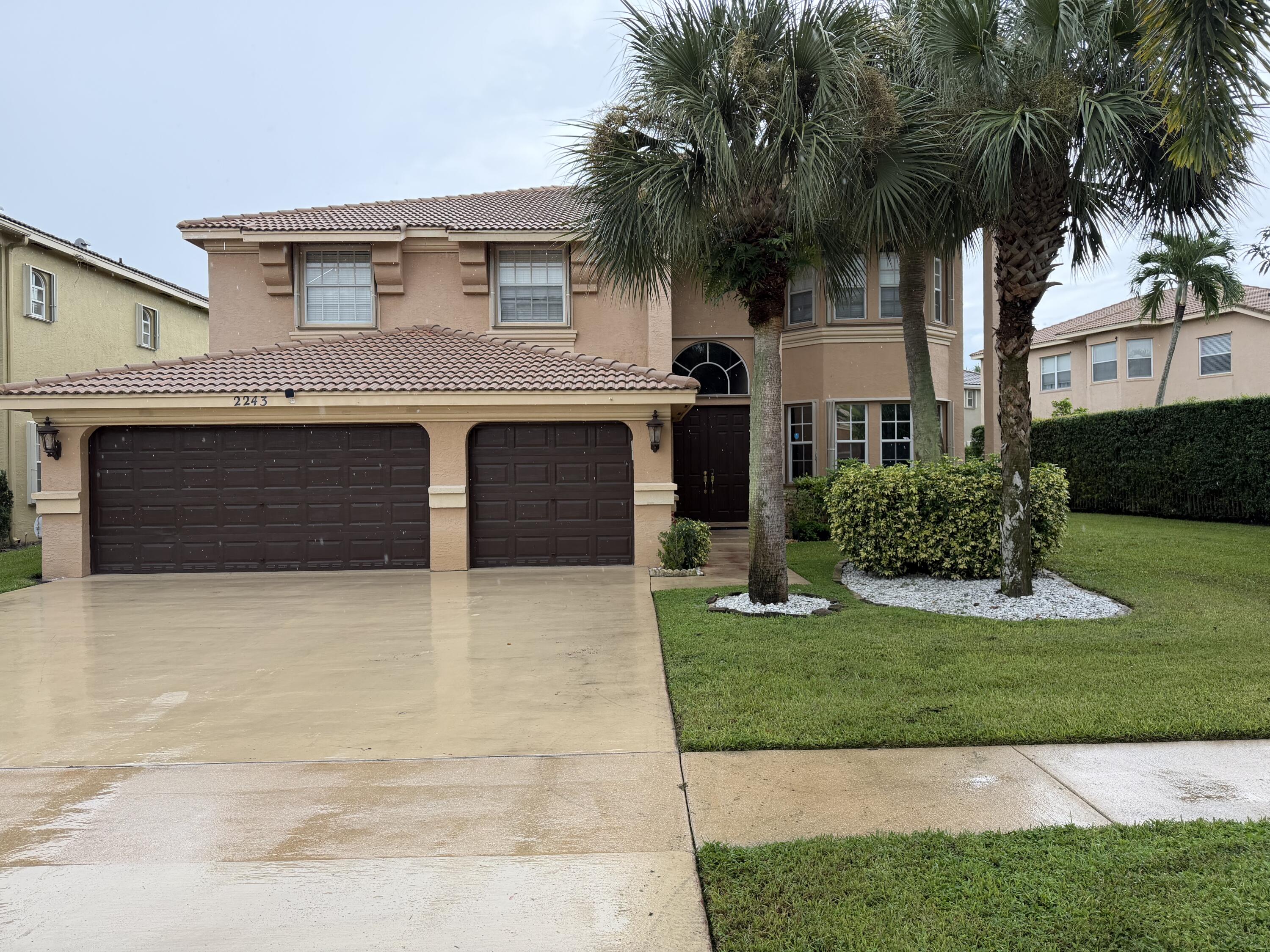 Foto de propiedad en 2243 RIDGEWOOD Circle, Royal Palm Beach, FL 33411 Royal Palm Beach con MLS# 