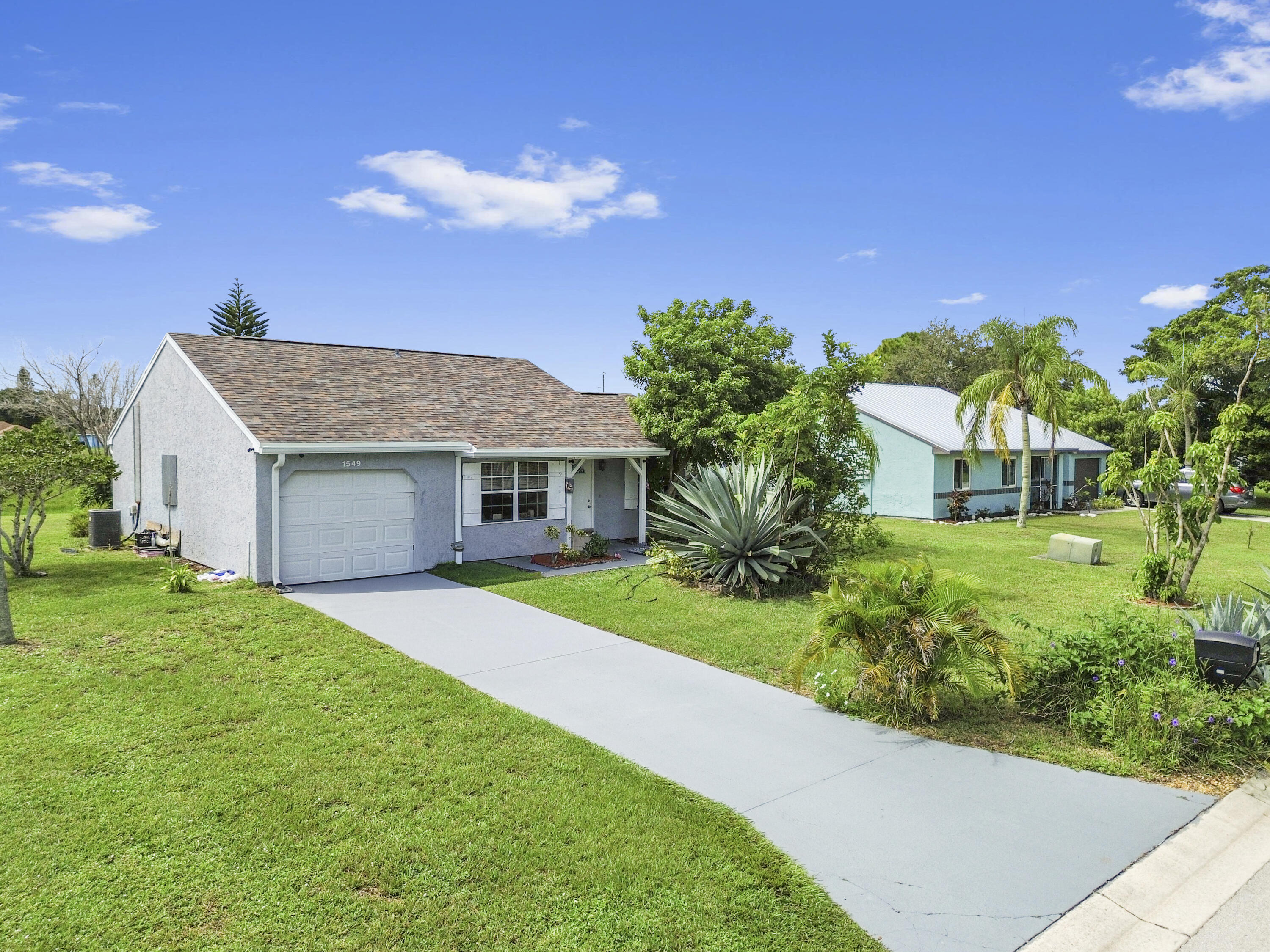 Foto de propiedad en 1549 SE South Balcourt, Port St. Lucie, FL 34952 Port St. Lucie con MLS# 