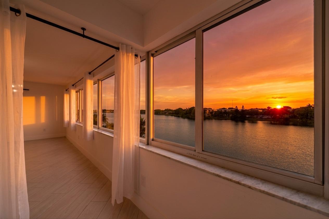 En Venta 877 NE 195TH Street 422, Miami, FL 33179, Miami, FL 33179