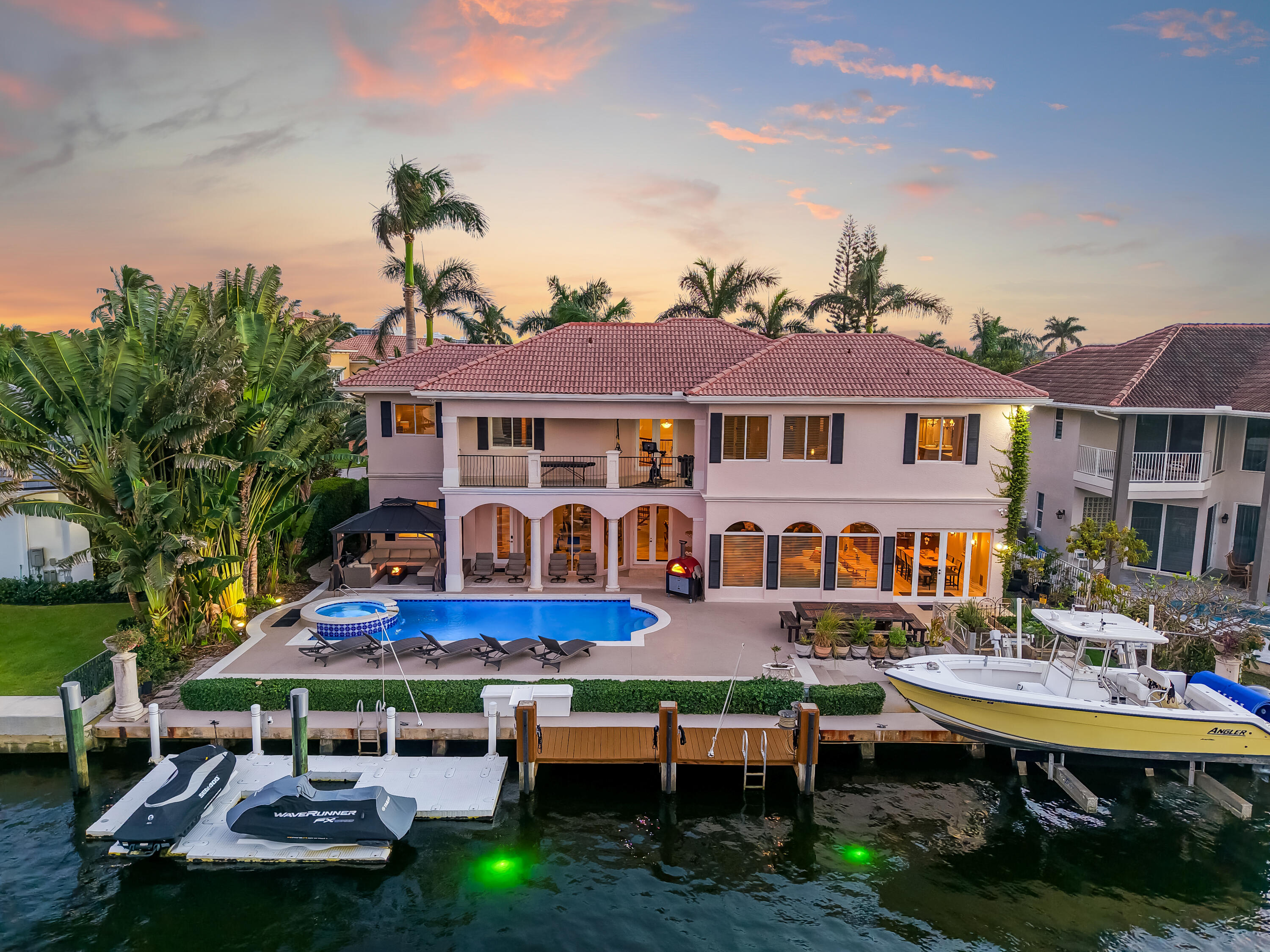 Foto de propiedad en 961 Banyan Drive, Delray Beach, FL 33483 Delray Beach con MLS# 