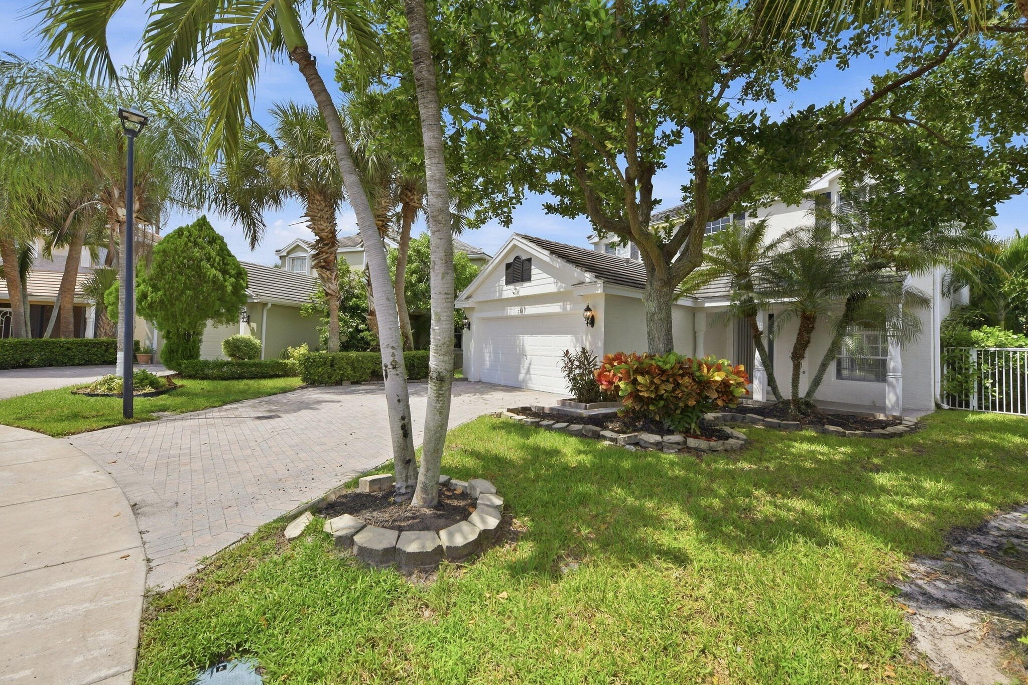 Foto de propiedad en 223 Berenger Walk, Royal Palm Beach, FL 33414 Royal Palm Beach con MLS# 