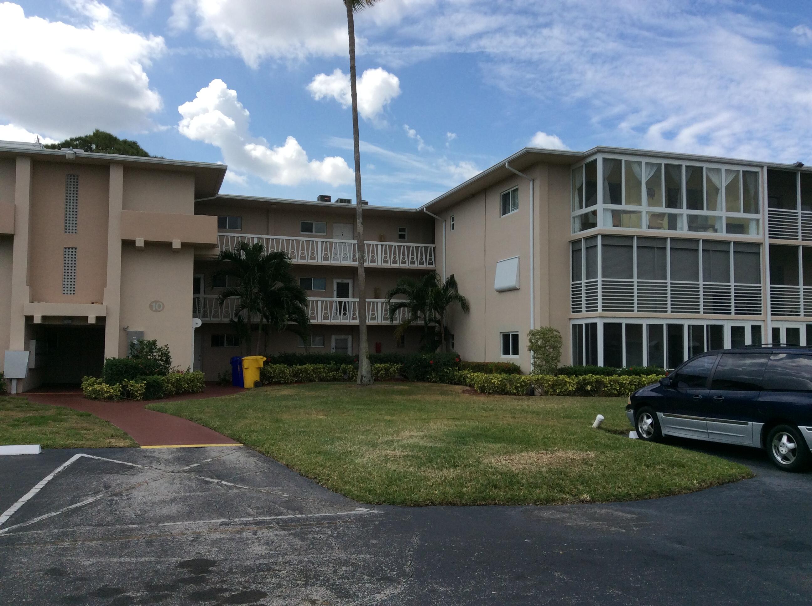 Foto de propiedad en 2562 GARDEN Drive N 204, Lake Worth, FL 33461 Lake Worth con MLS# 