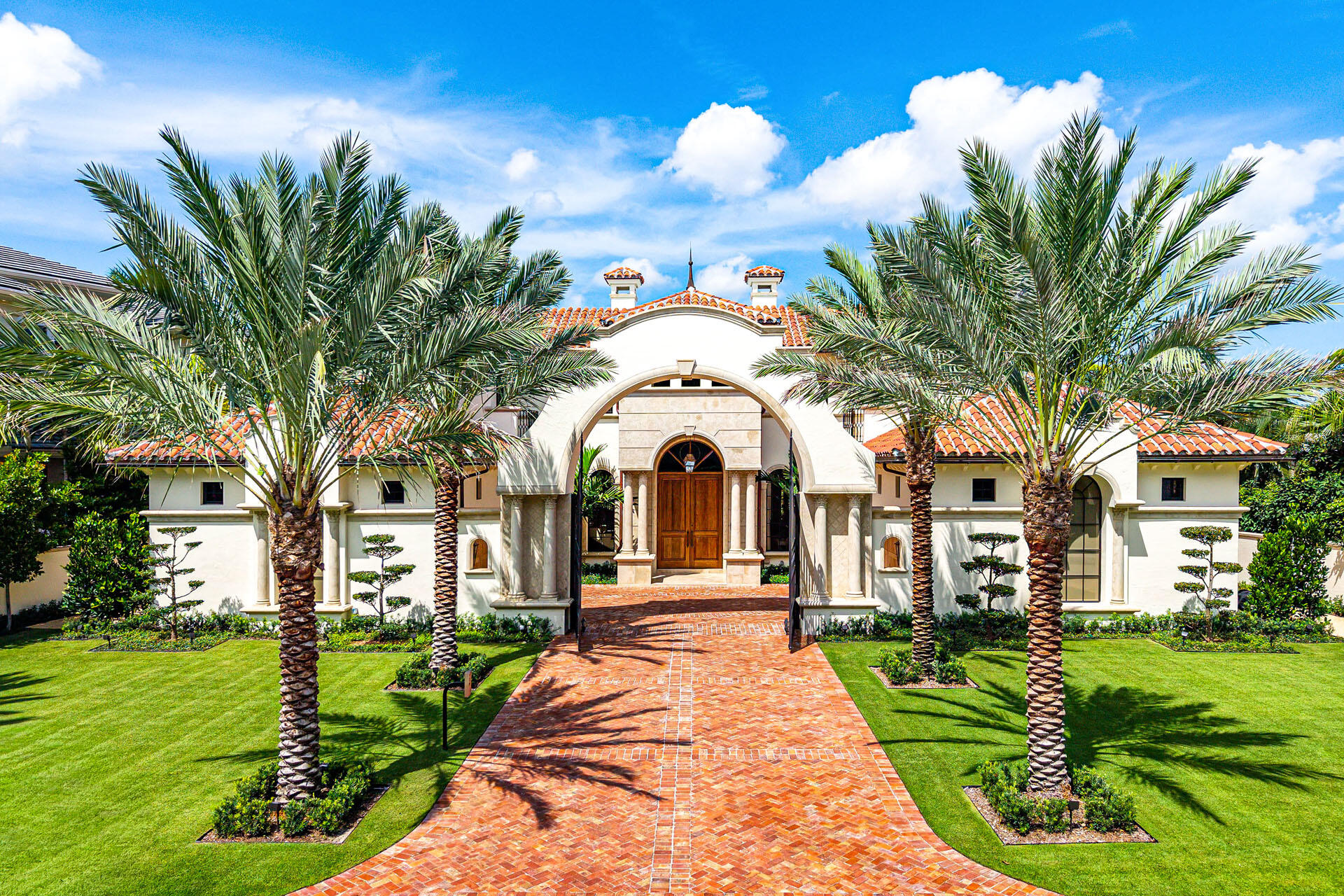 Foto de propiedad en 2055 Royal Palm Way, Boca Raton, FL 33432 Boca Raton con MLS# 