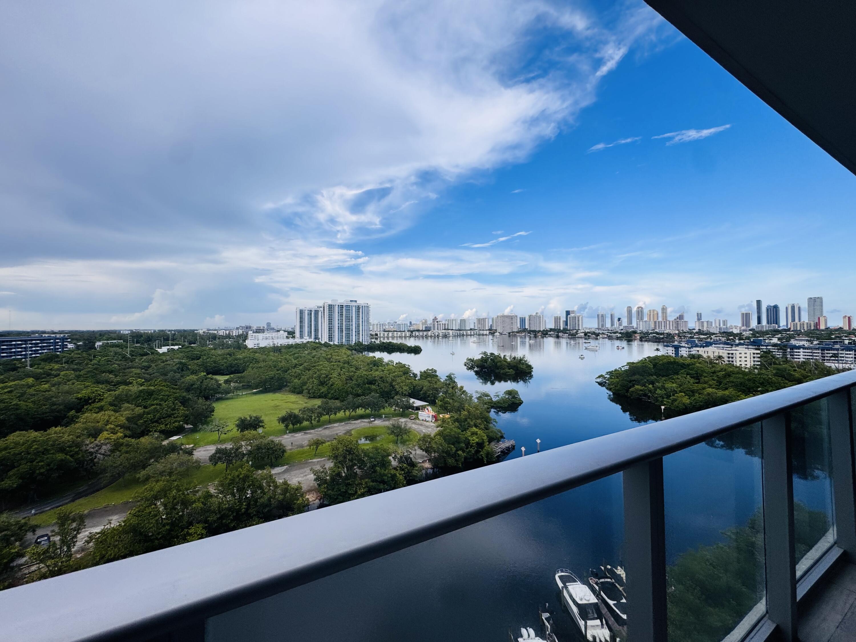 En Renta 16385 BISCAYNE Boulevard 1204, North Miami Beach, FL 33160, North Miami Beach, FL 33160