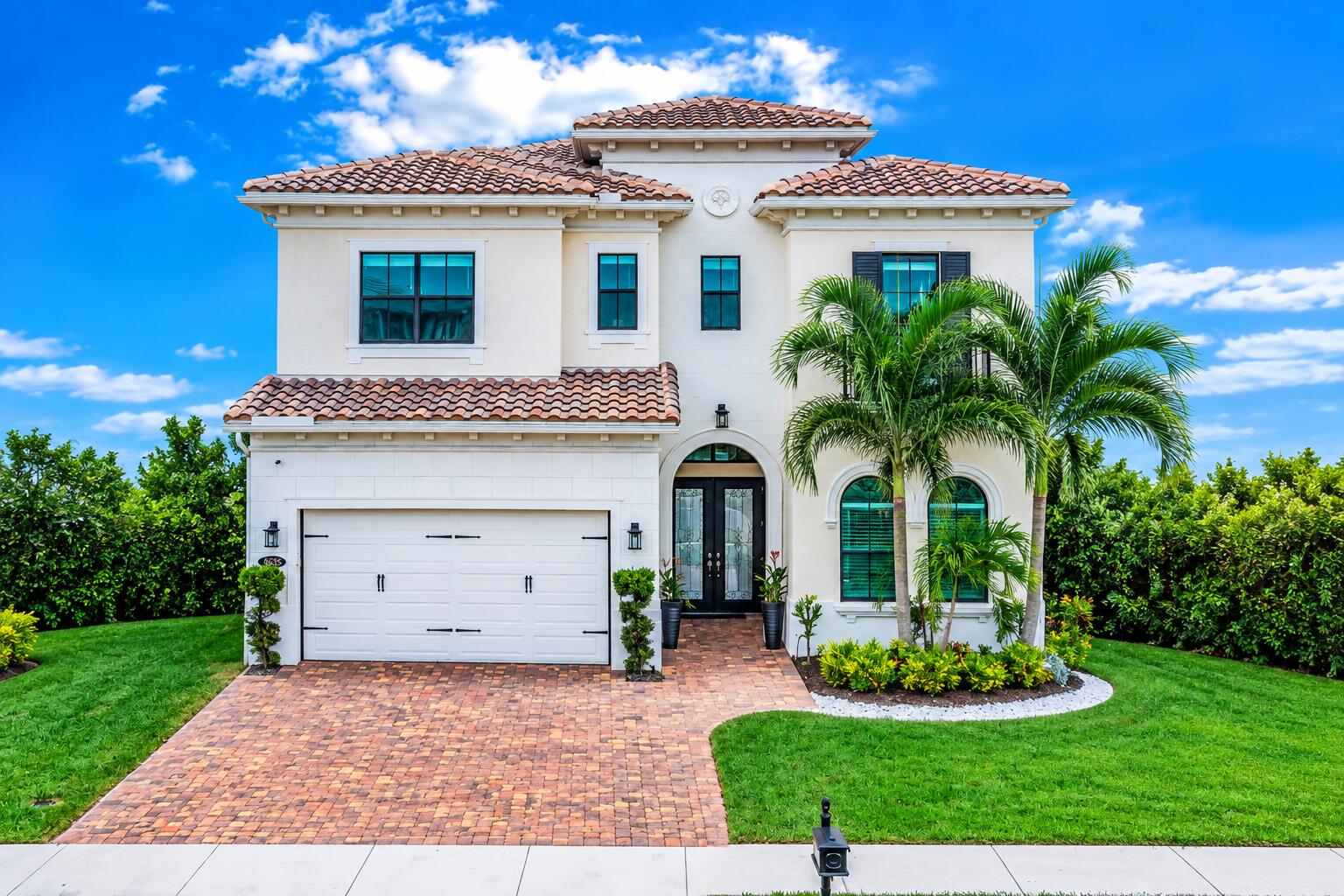 Foto de propiedad en 8635 GRAND PRIX Lane, Boynton Beach, FL 33472 Boynton Beach con MLS# 
