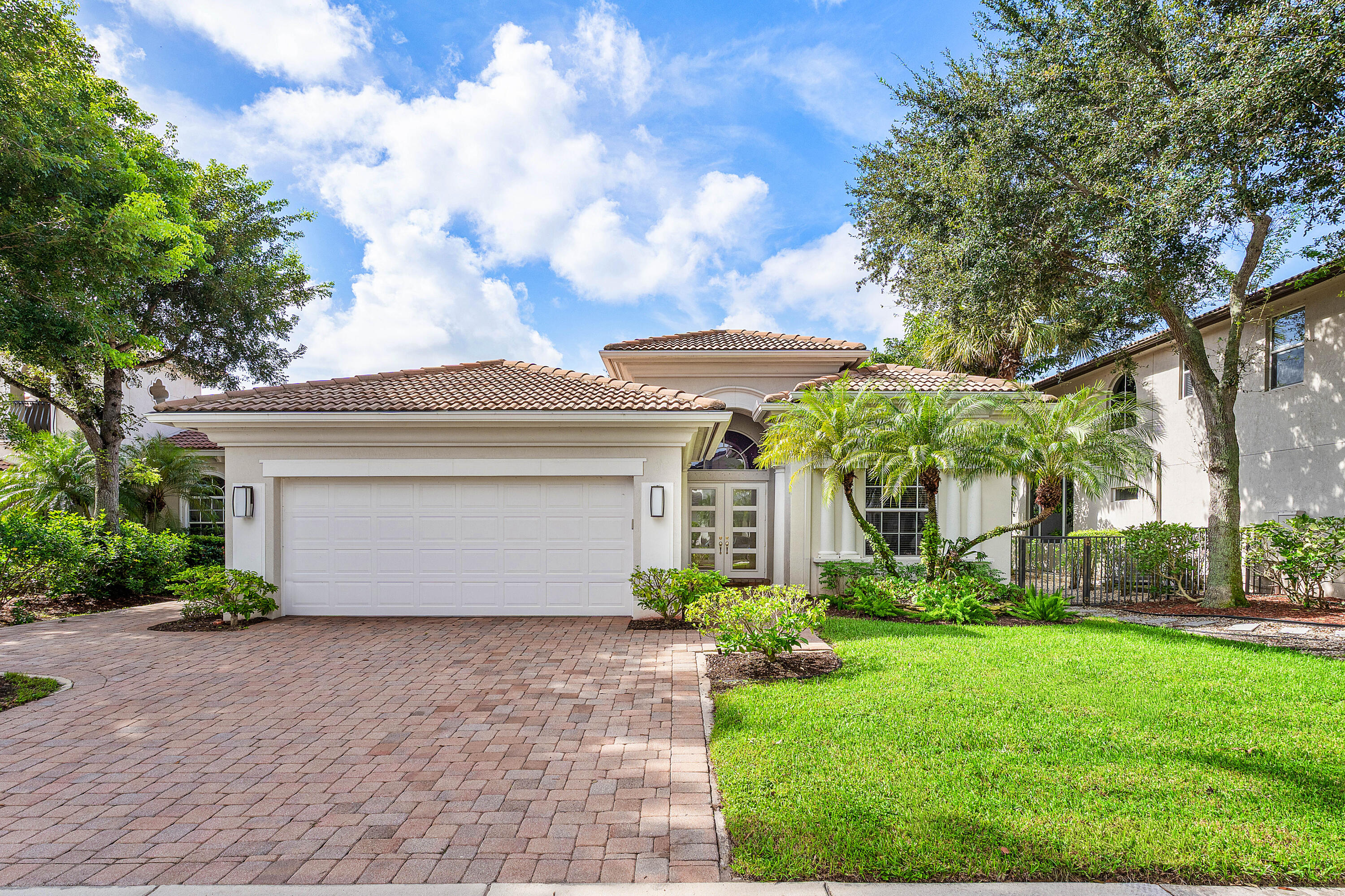 Foto de propiedad en 8138 Valhalla Drive, Delray Beach, FL 33446 Delray Beach con MLS# 