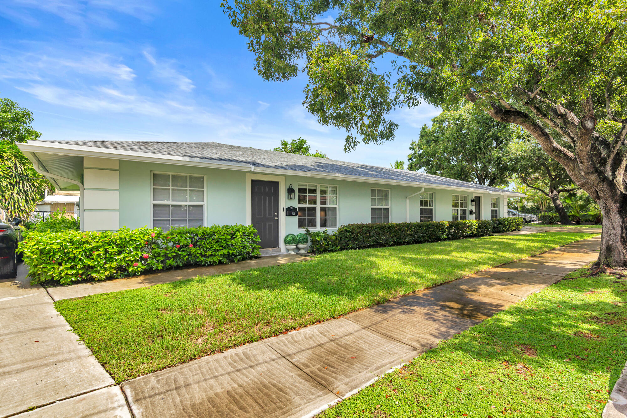 Foto de propiedad en 705 New York Street, West Palm Beach, FL 33401 West Palm Beach con MLS# 