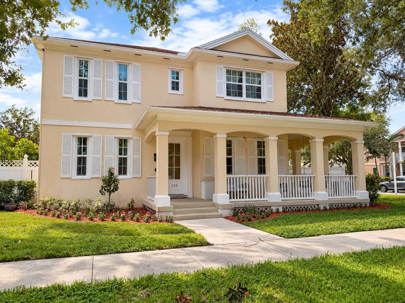 Foto de propiedad en 126 PEABODY Drive, Jupiter, FL 33458 Jupiter con MLS# 