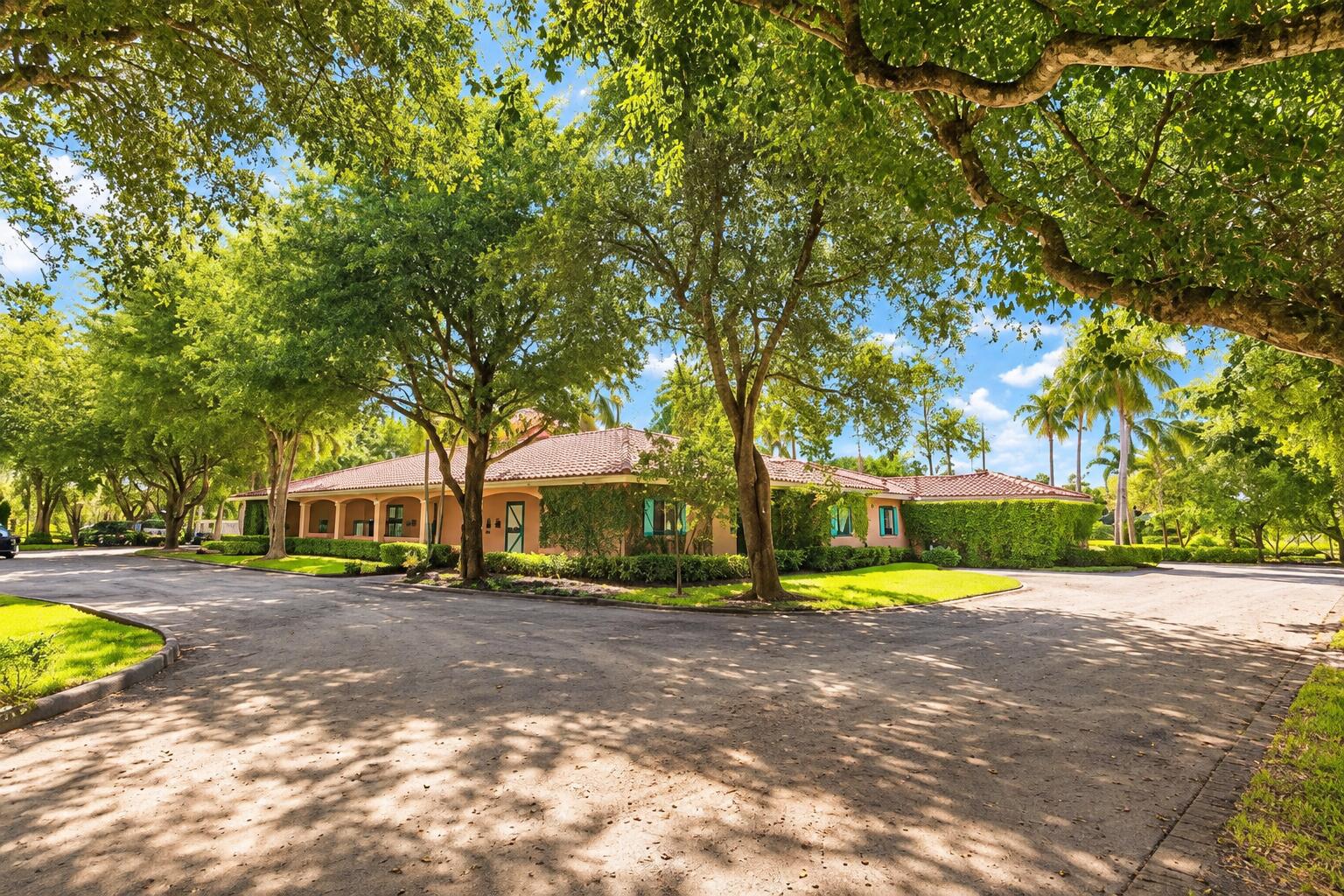 Foto de propiedad en 3206 OLDE HAMPTON Drive, Wellington, FL 33414 Wellington con MLS# 