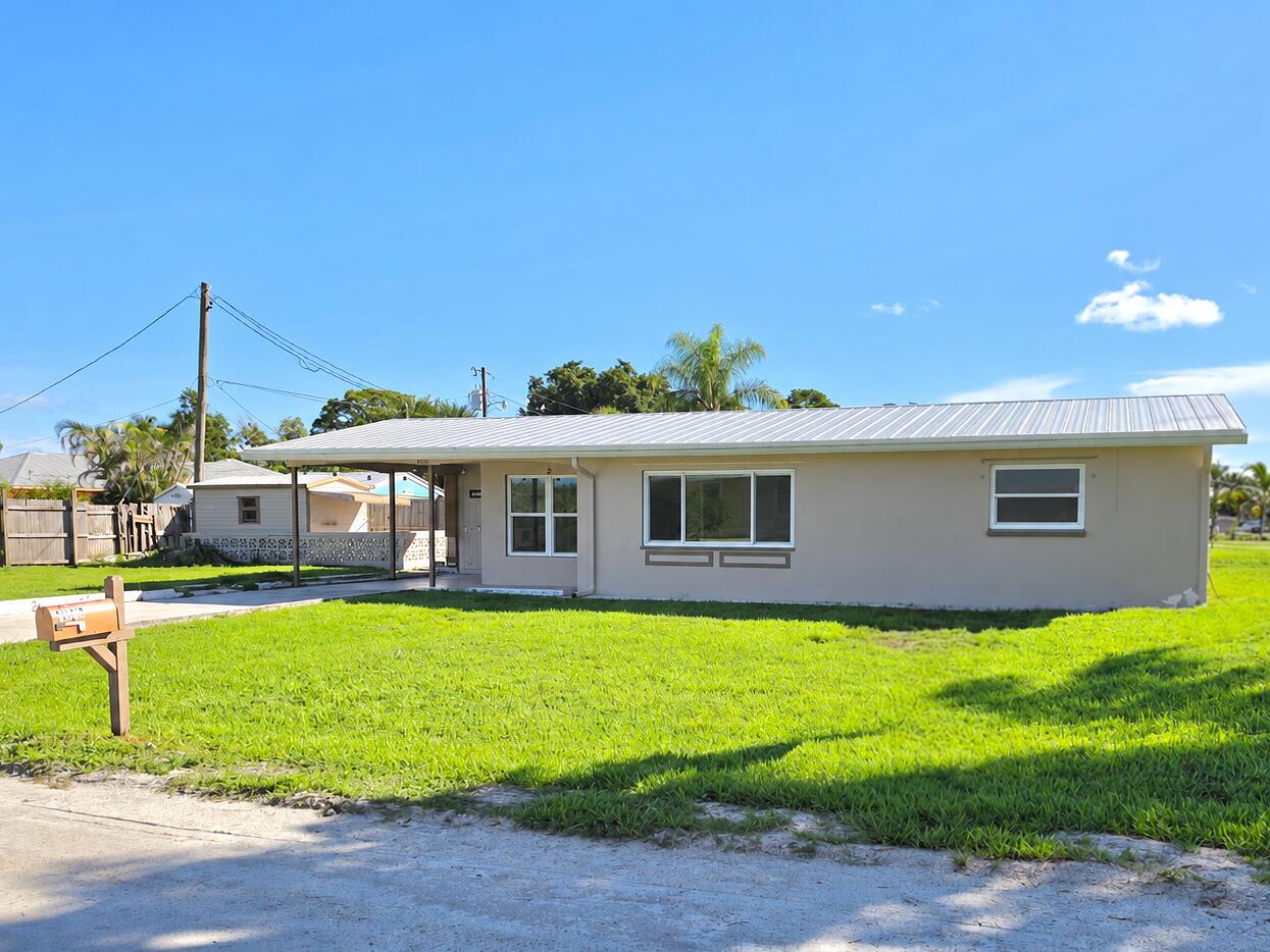 Foto de propiedad en 4651 SE CHATHAM Avenue, Stuart, FL 34997 Stuart con MLS# 