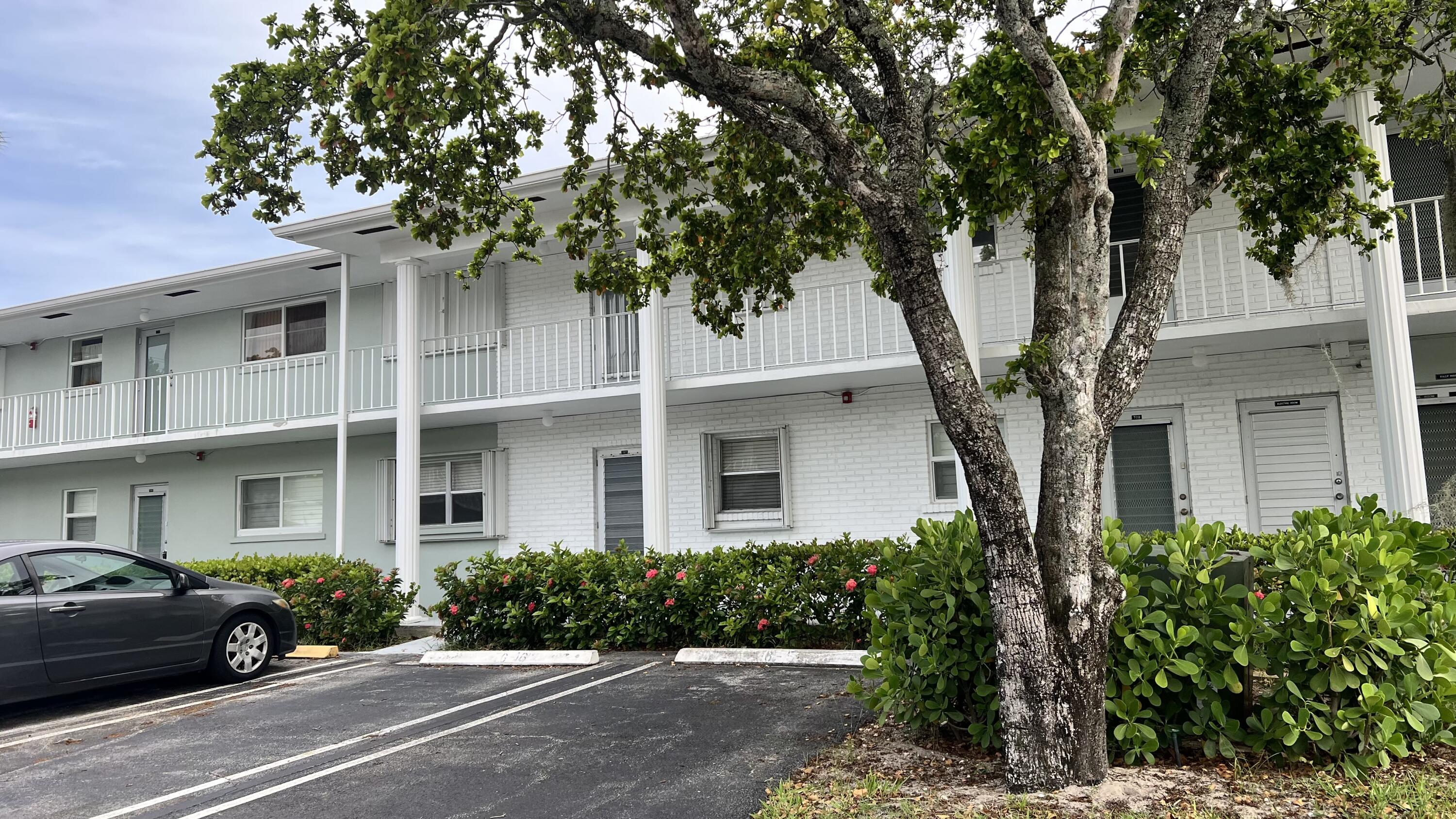 Foto de propiedad en 2440 SW 22nd Avenue 707, Delray Beach, FL 33445 Delray Beach con MLS# 