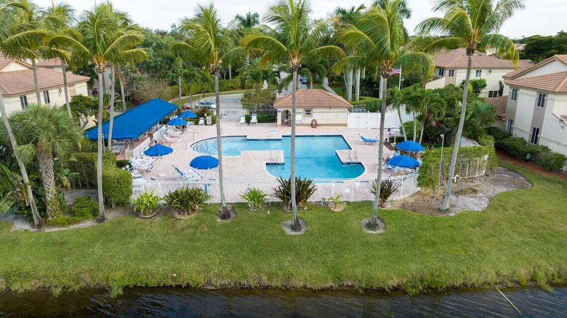 Foto de propiedad en 6758 VIA REGINA, Boca Raton, FL 33433 Boca Raton con MLS# 